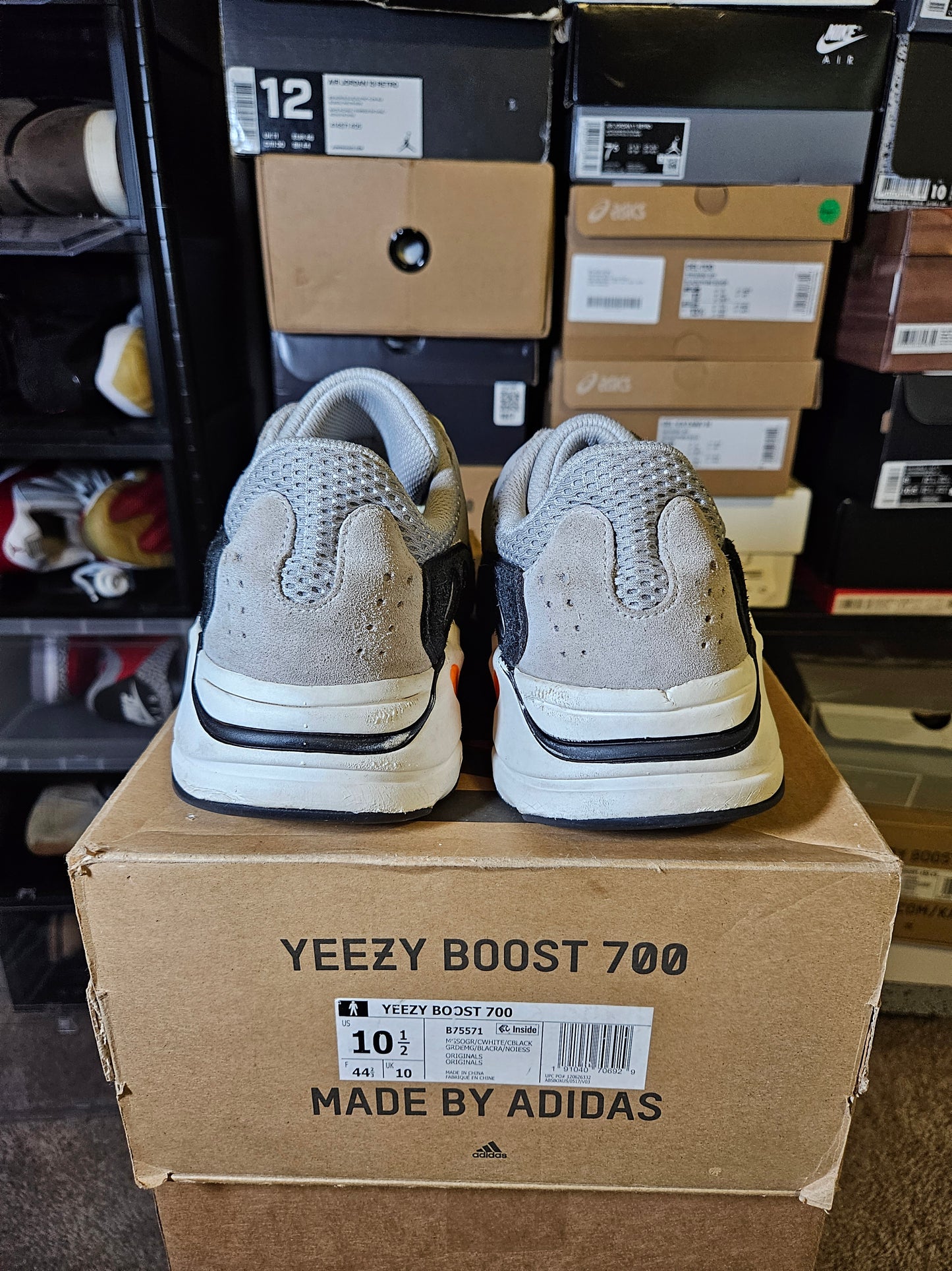 Size 10.5 - YZY Boost 700 Low Wave Runner