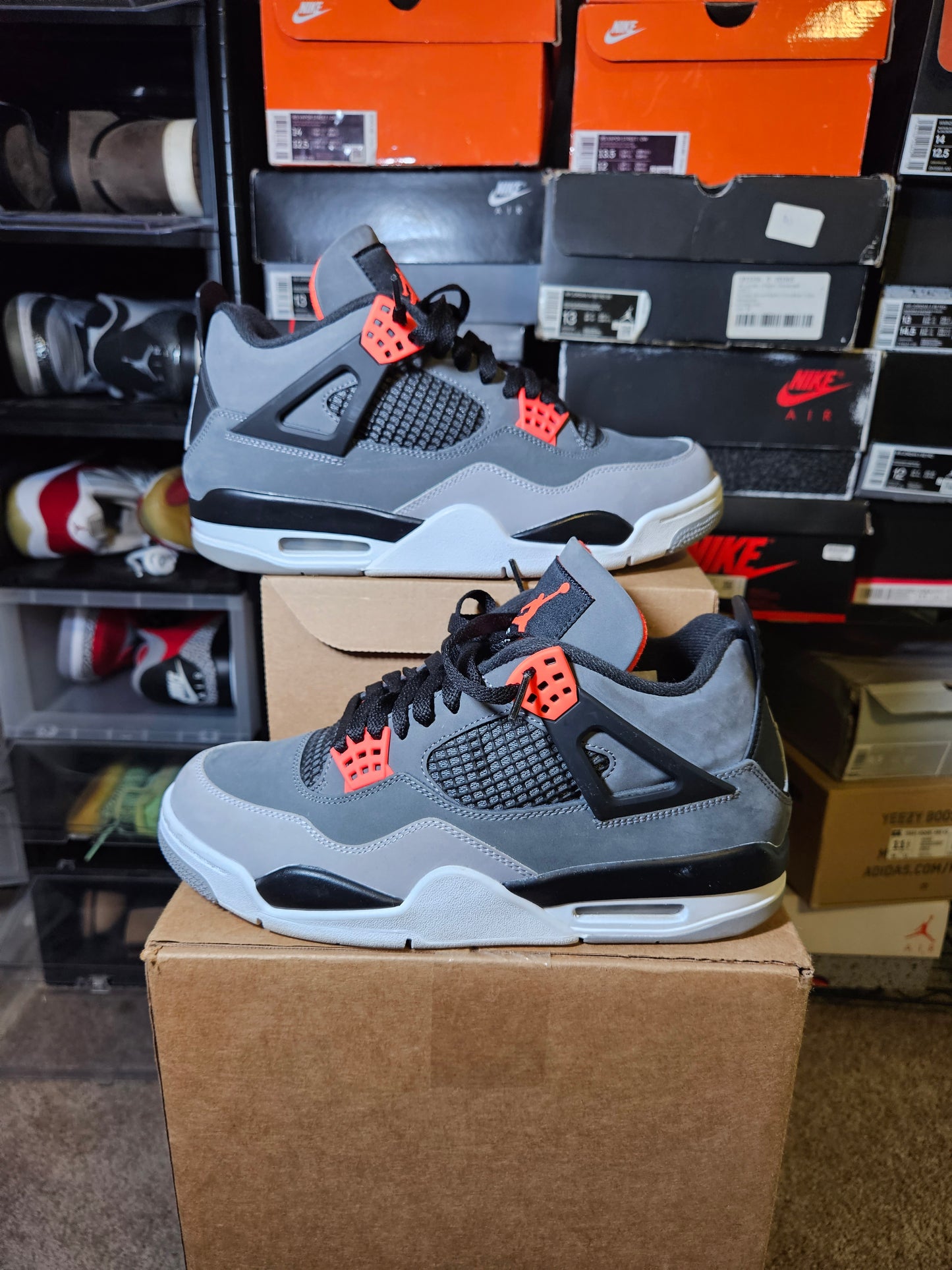 Size 9 - AJ 4 Retro Mid Infrared