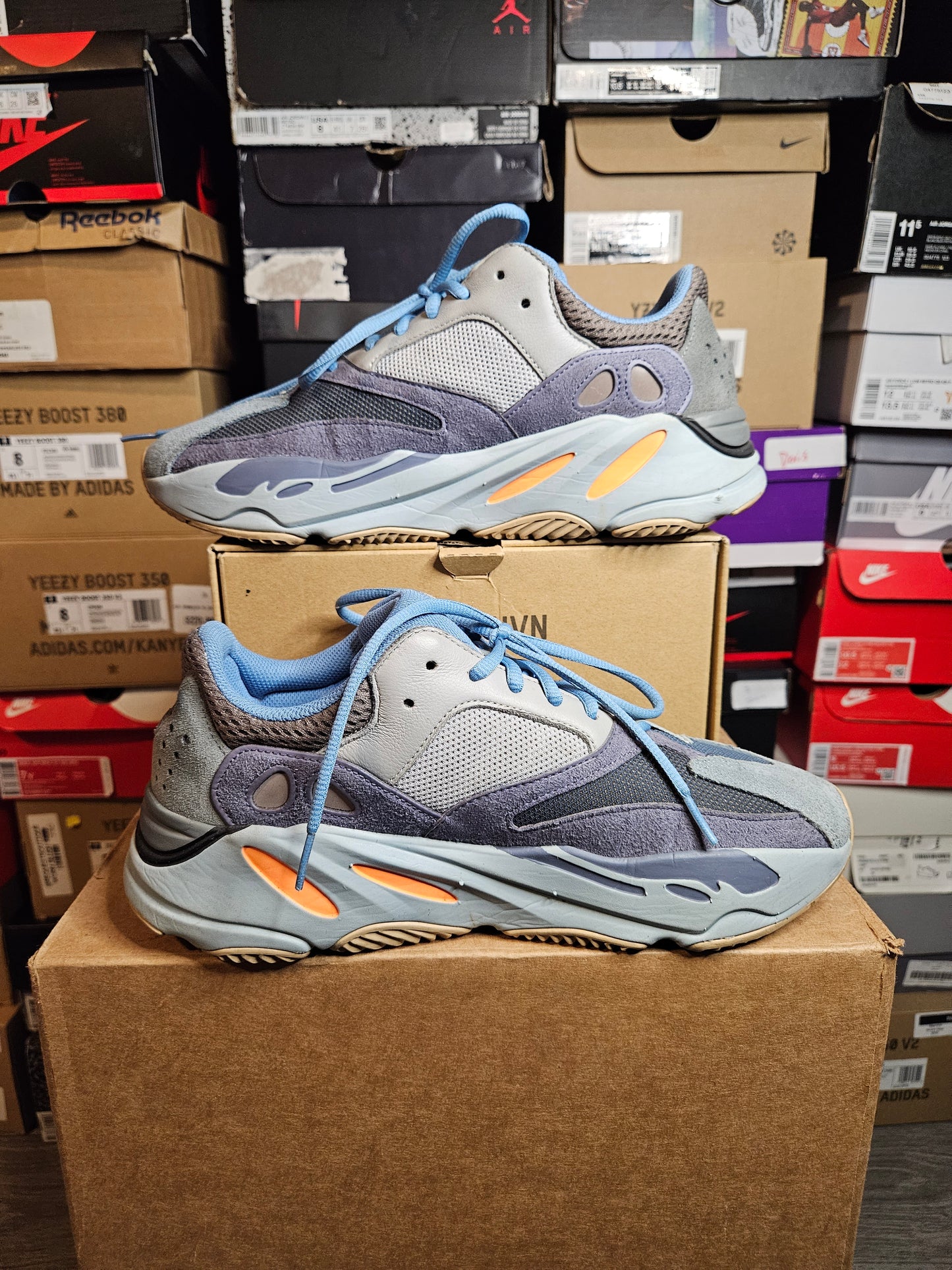 Size 9.5 - YZY Boost 700 Carbon Blue