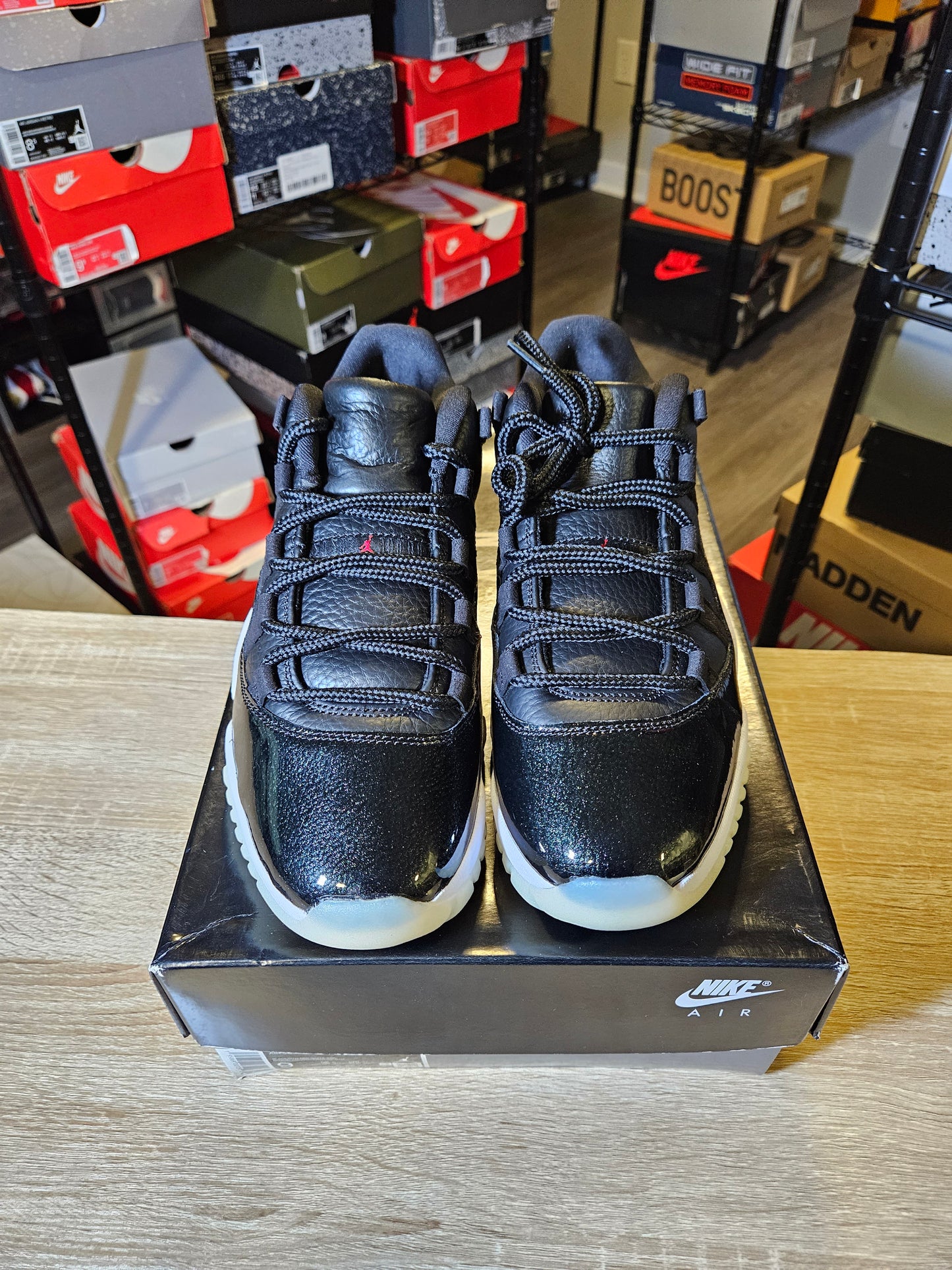 Size 9 - AJ 11 Retro Low 72-10