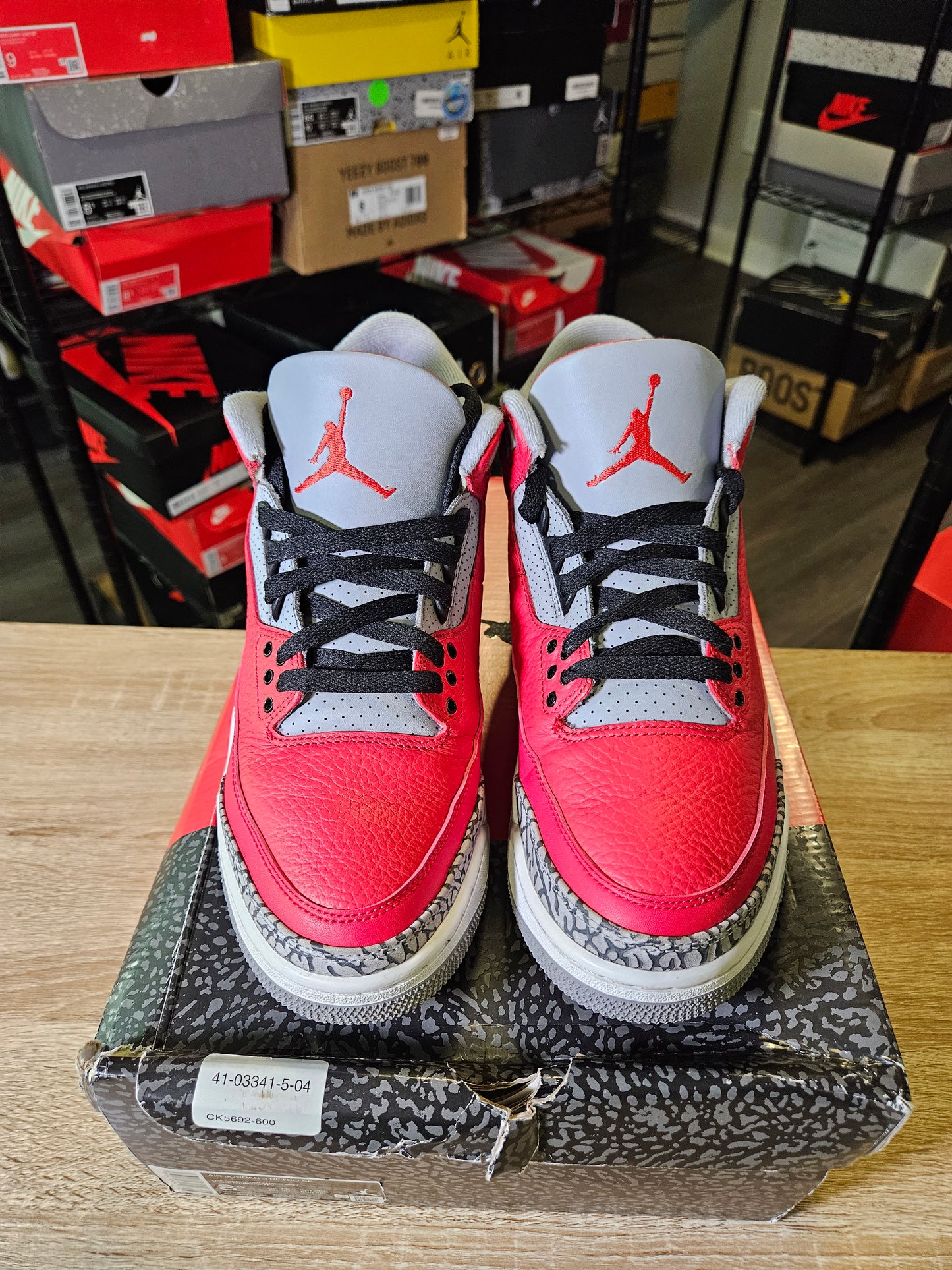 Size 8.5 - AJ 3 Retro SE Mid Unite