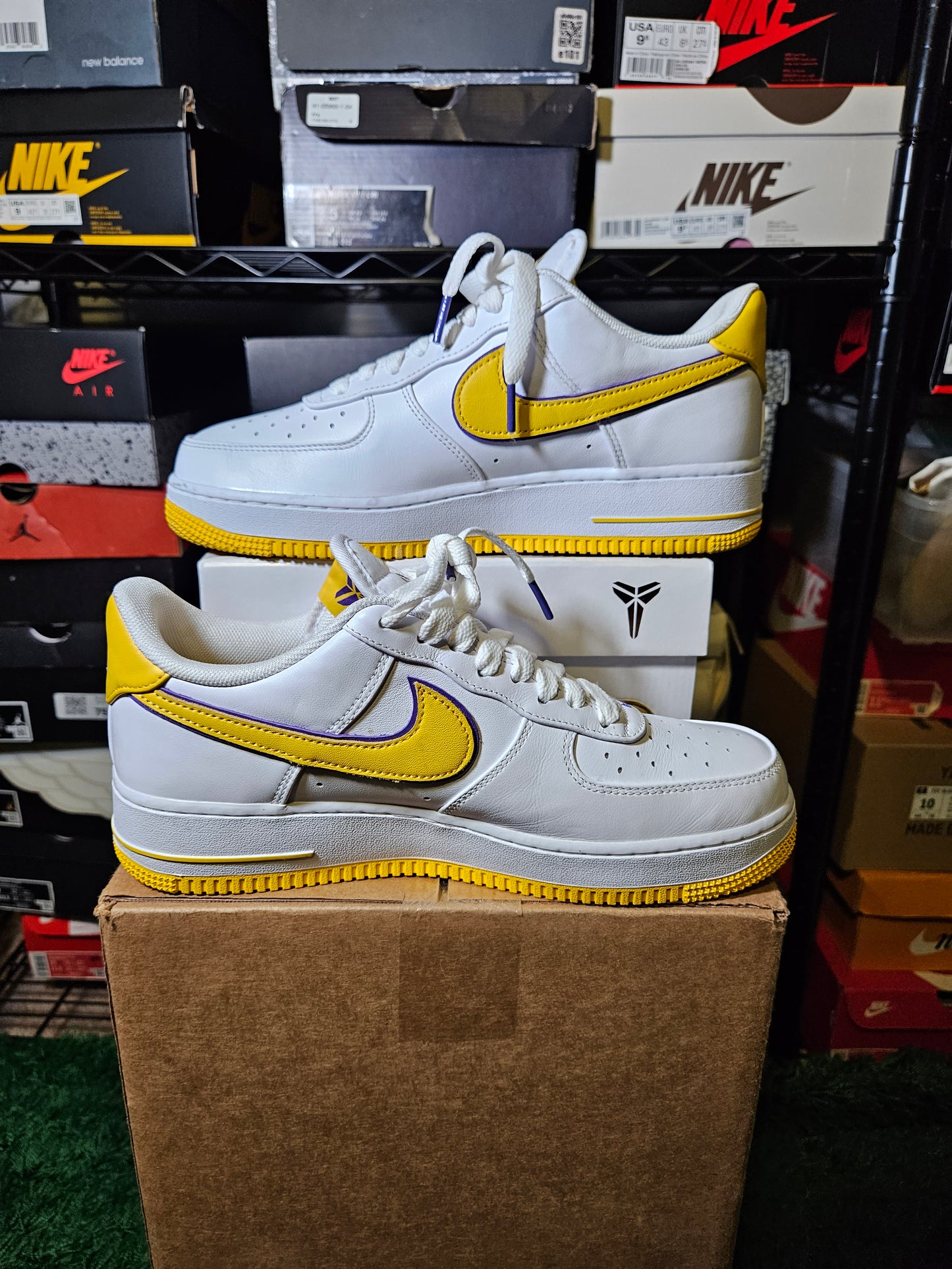 Size 9 - Kobe Bryant x Air Force 1 Retro QS Low Lakers Home