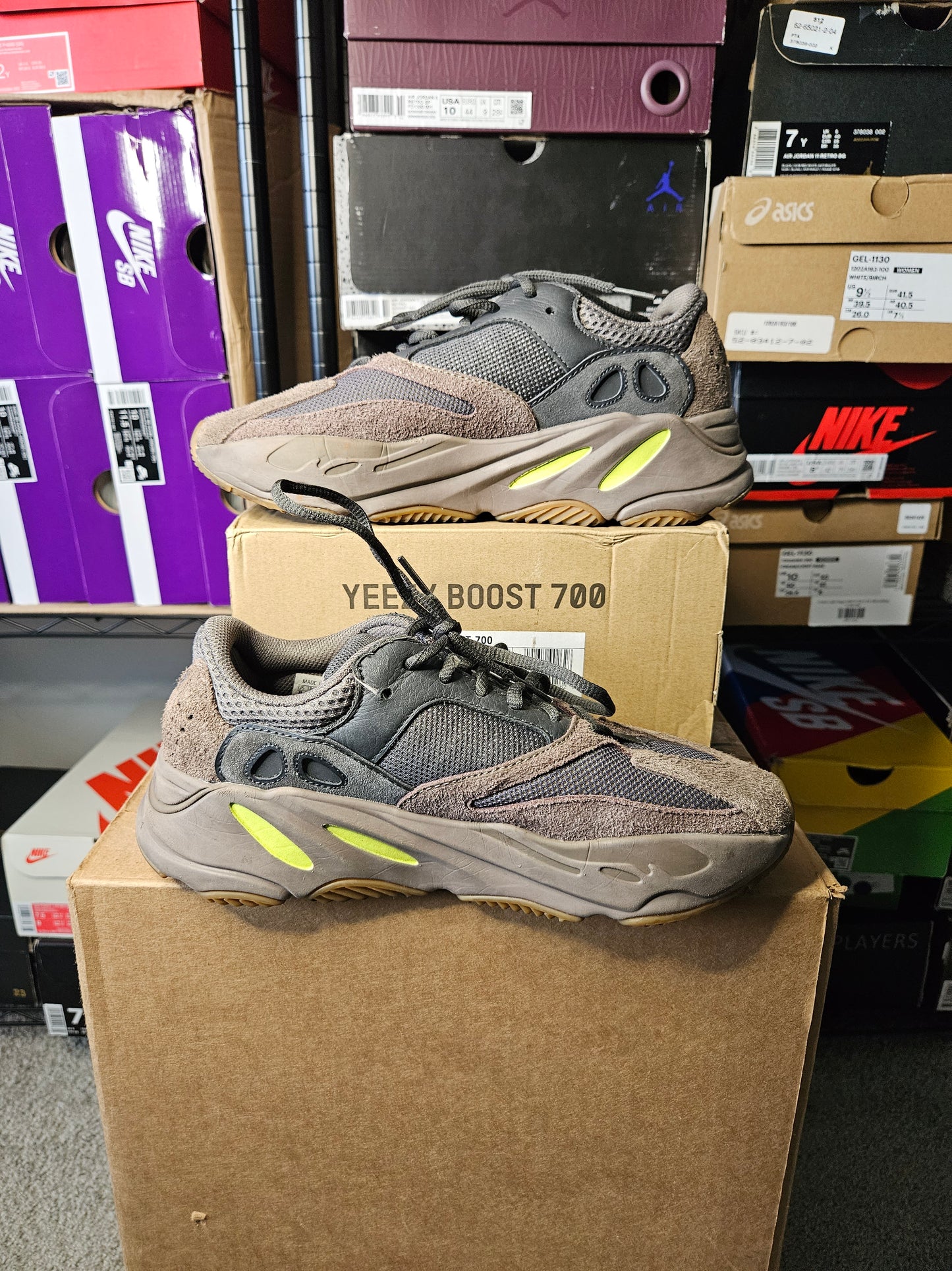 Size 8 - YZY Boost 700 V1 Mauve