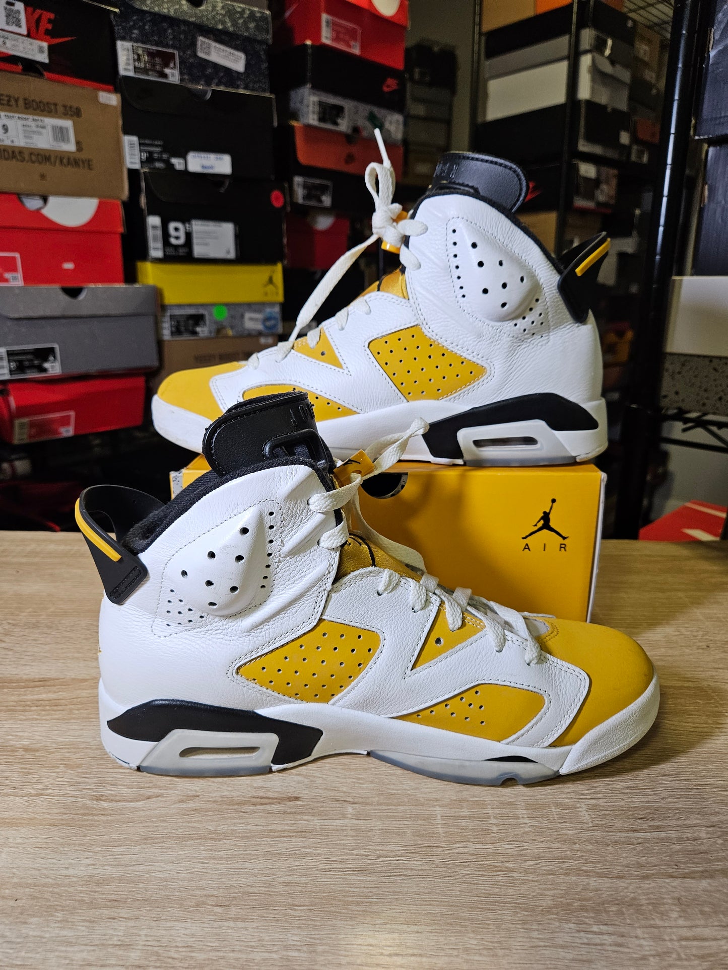Size 9.5 - AJ 6 Retro Yellow Ochre