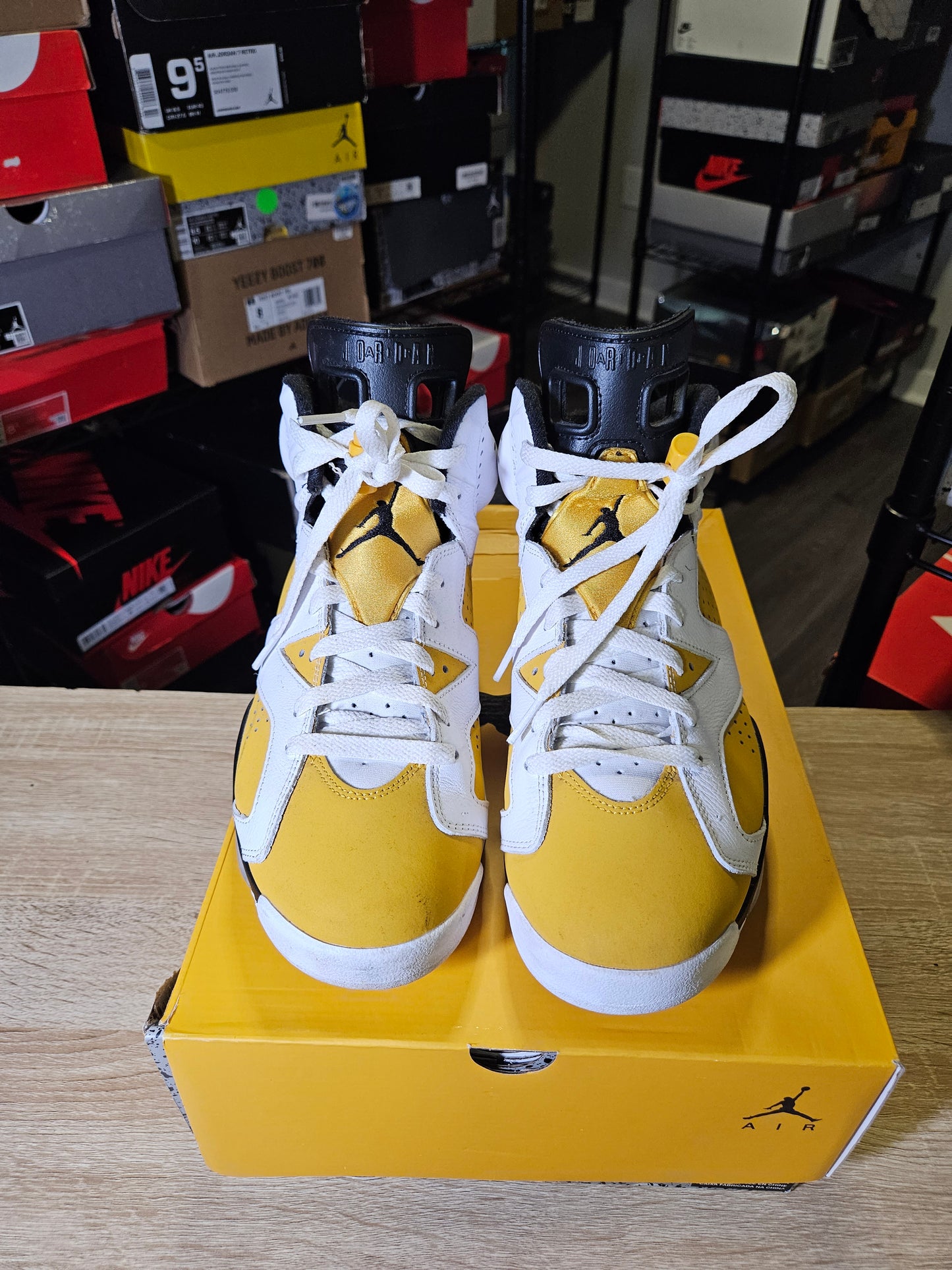 Size 9.5 - AJ 6 Retro Yellow Ochre
