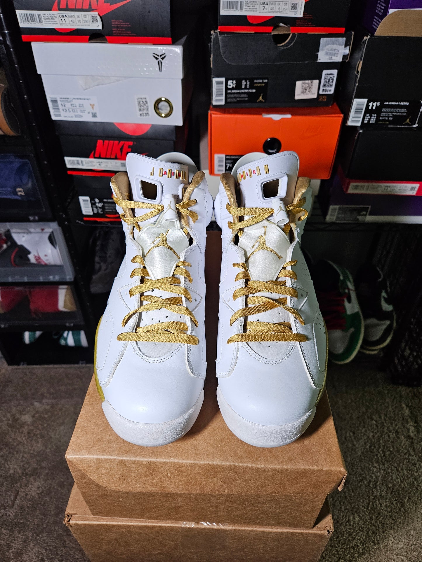 Size 9.5 - AJ 6 Golden Moments