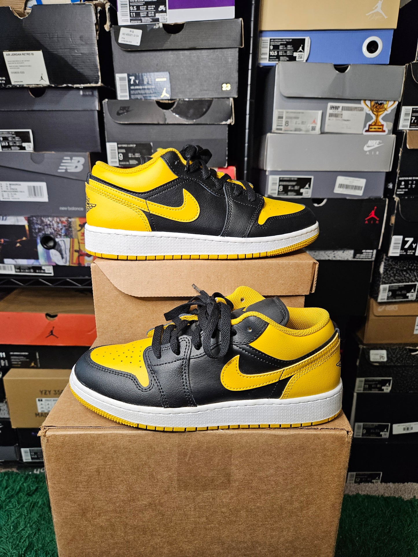 Size 5.5y - AJ 1 Low Yellow Ochre