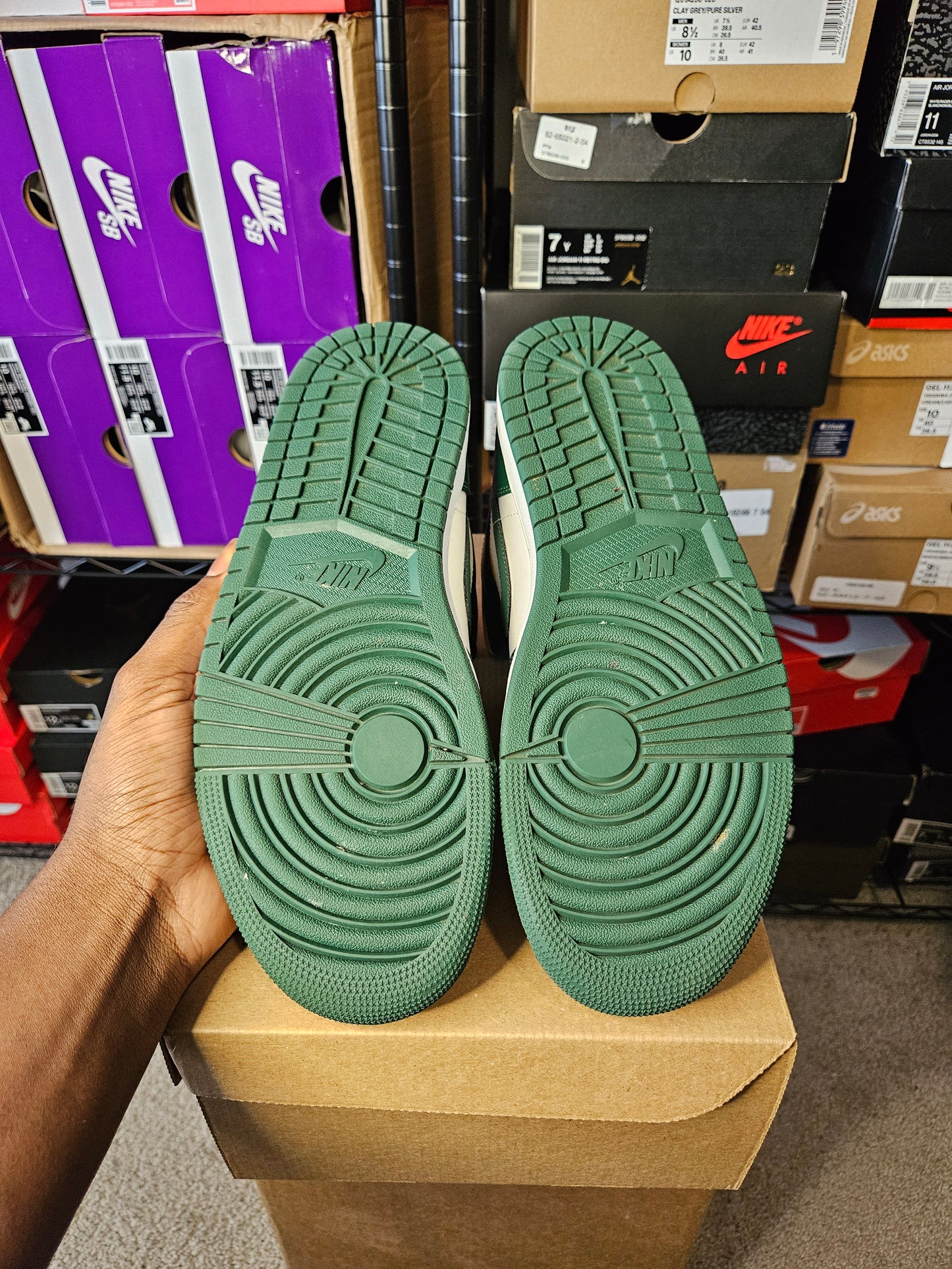 Size 10.5 - AJ 1 Mid Sonics