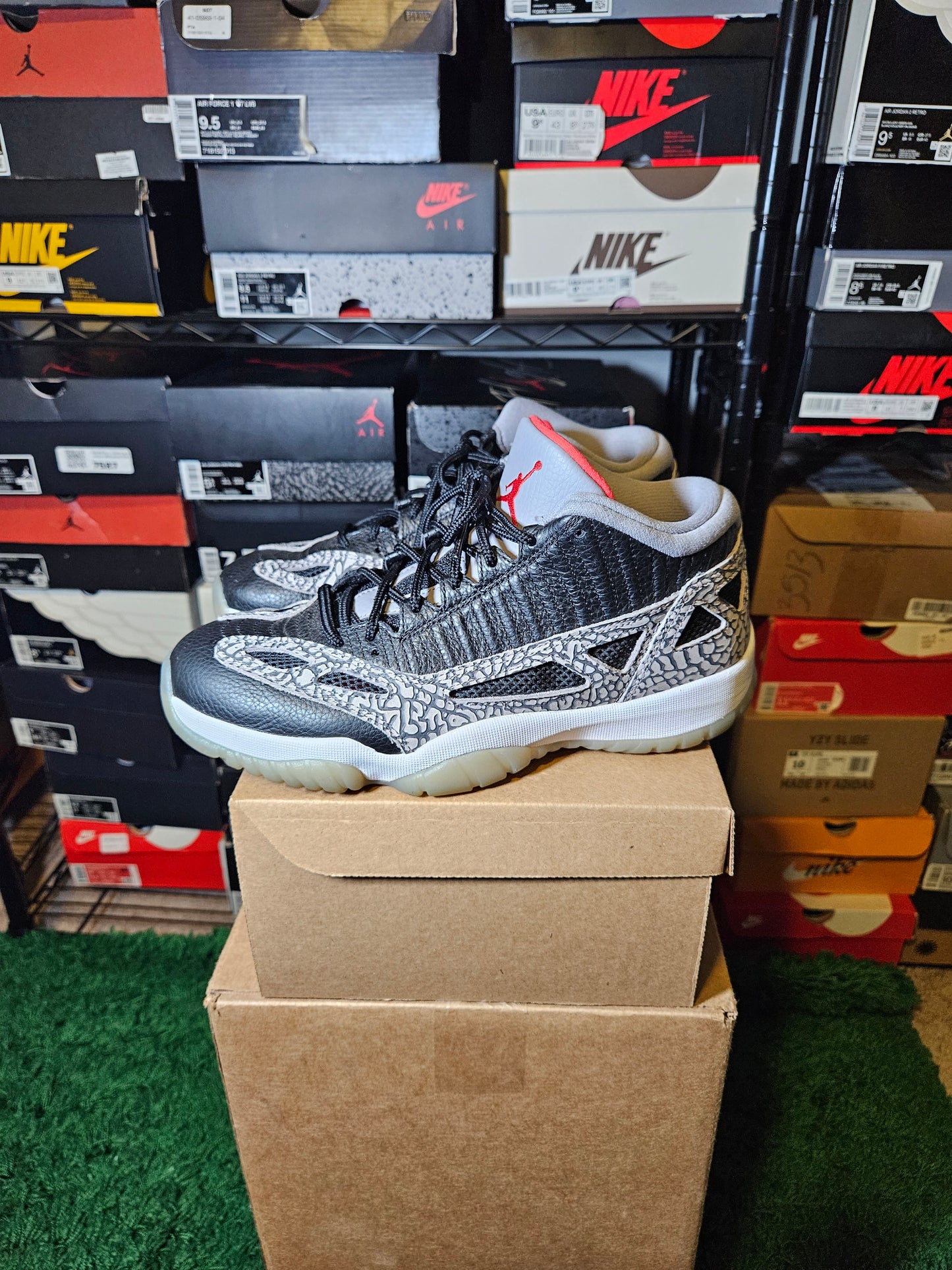 Size 9 - AJ 11 Retro IE Low Black Cement