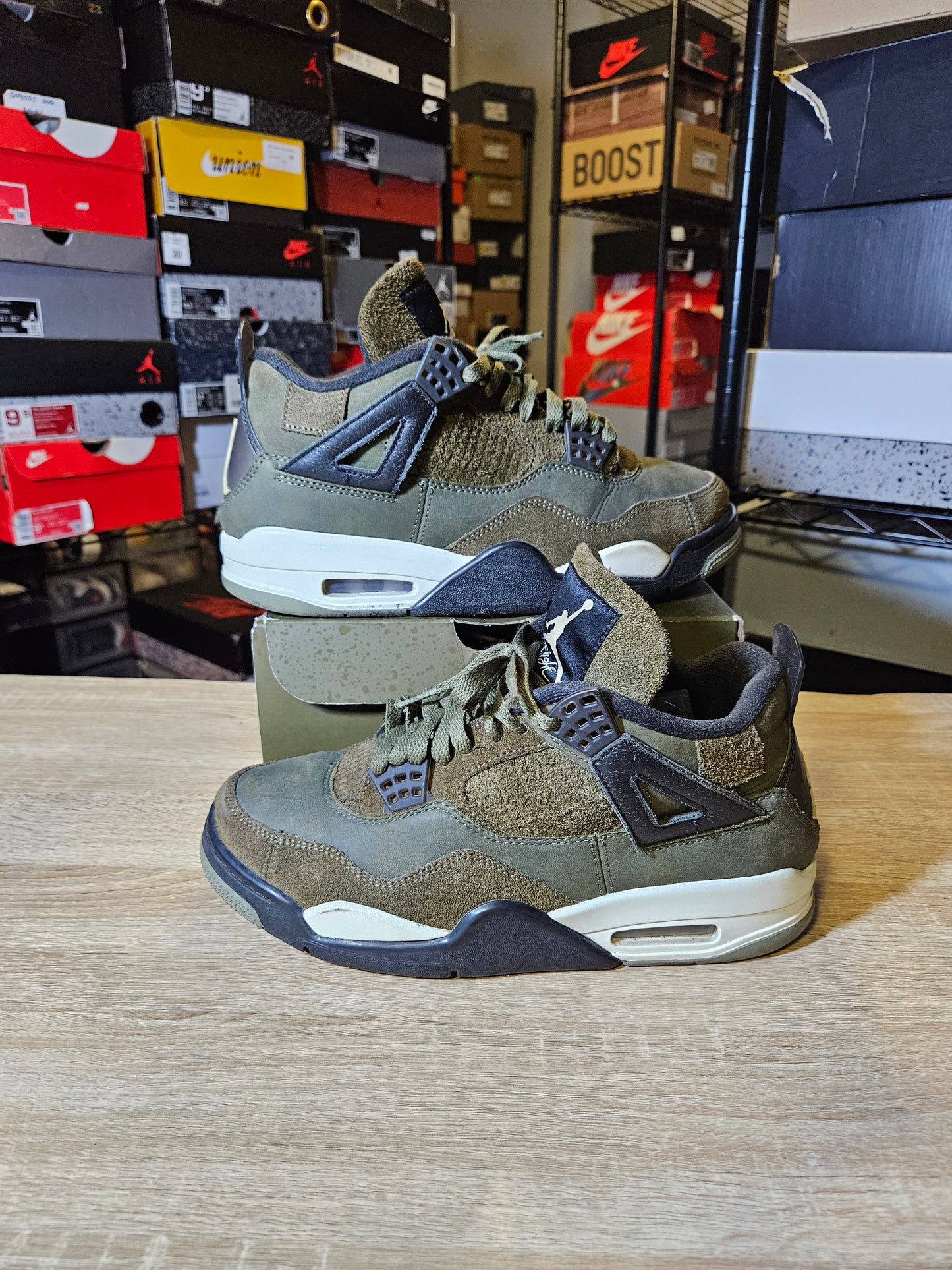 Size 9 - AJ 4 SE Retro Low Craft - Olive