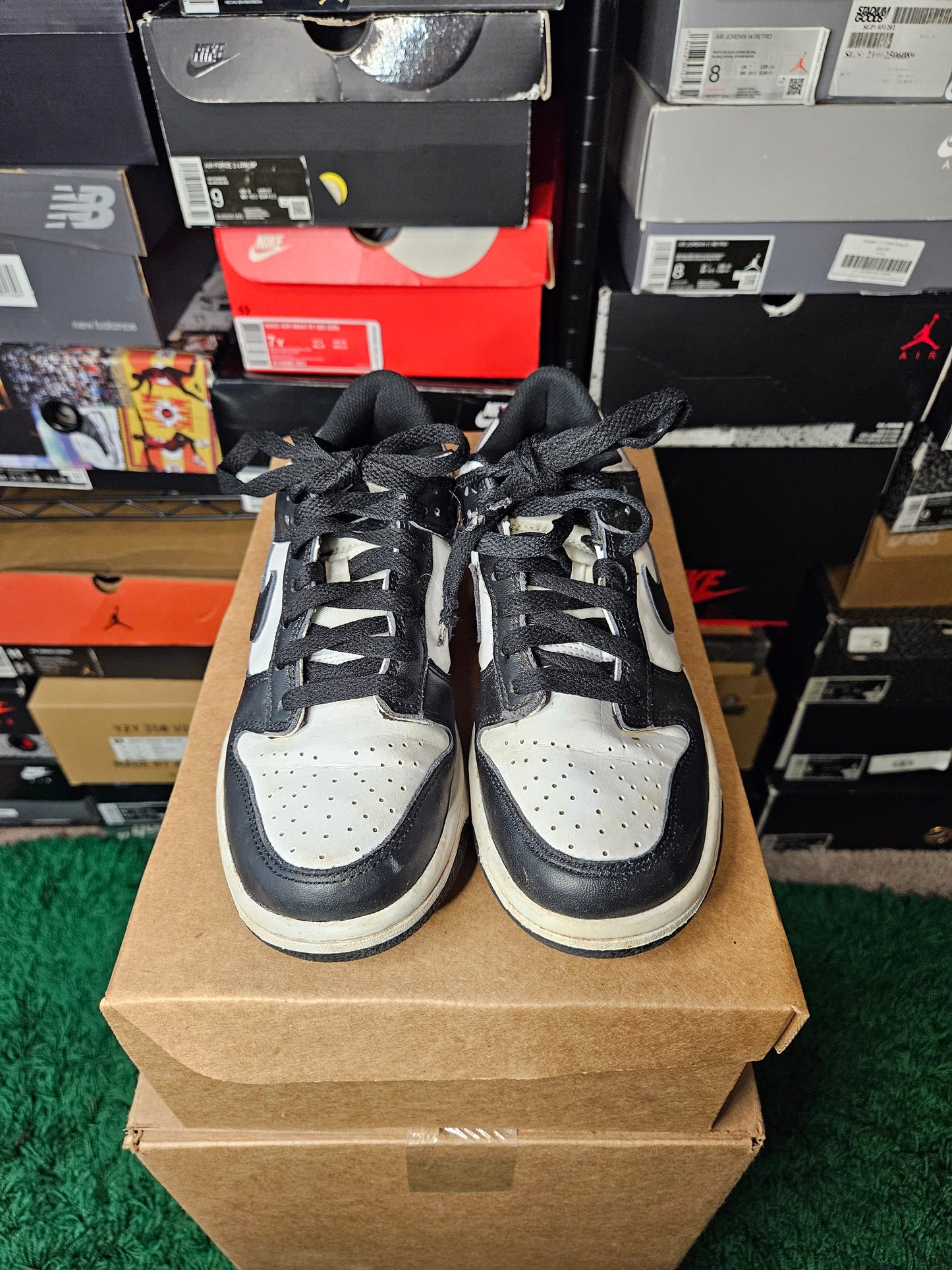 Size 5 (GS) - Dunk Low Panda