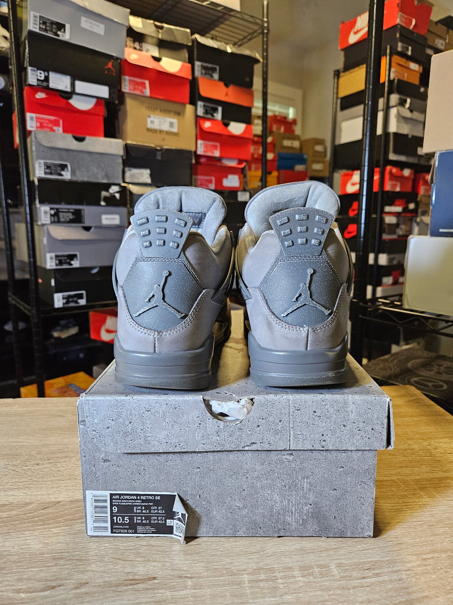 Size 9 - AJ 4 Retro SE Wet Cement