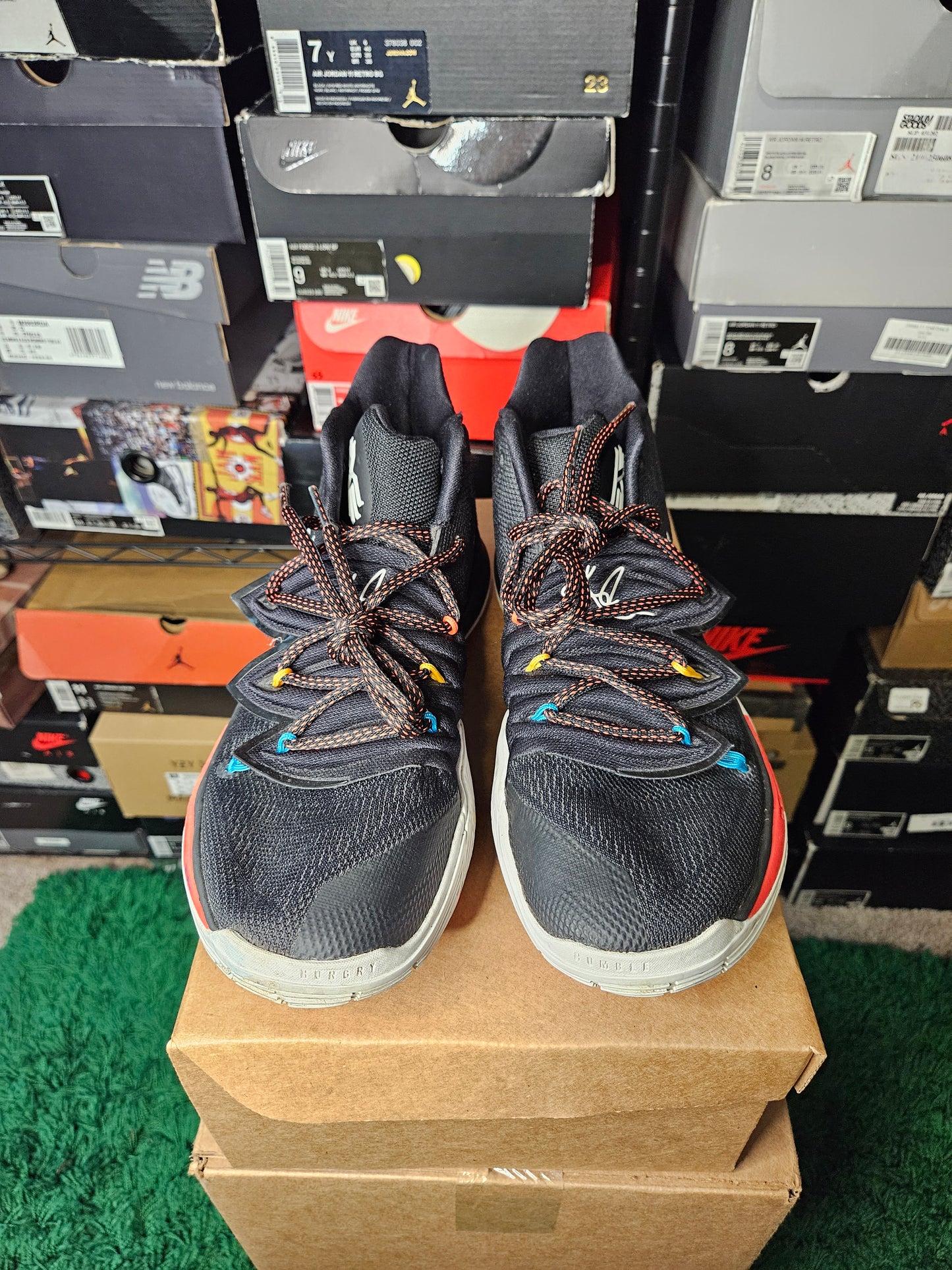 Size 10.5 - Kyrie 5 Friends