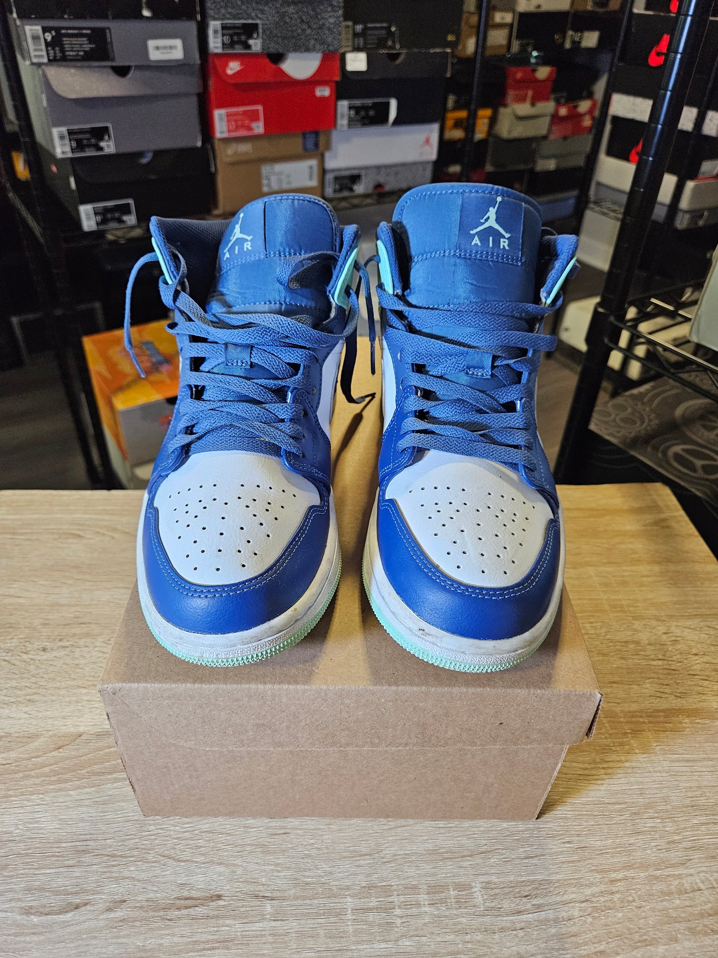 Size 9.5 - AJ 1 Mid Blue Mint 2022