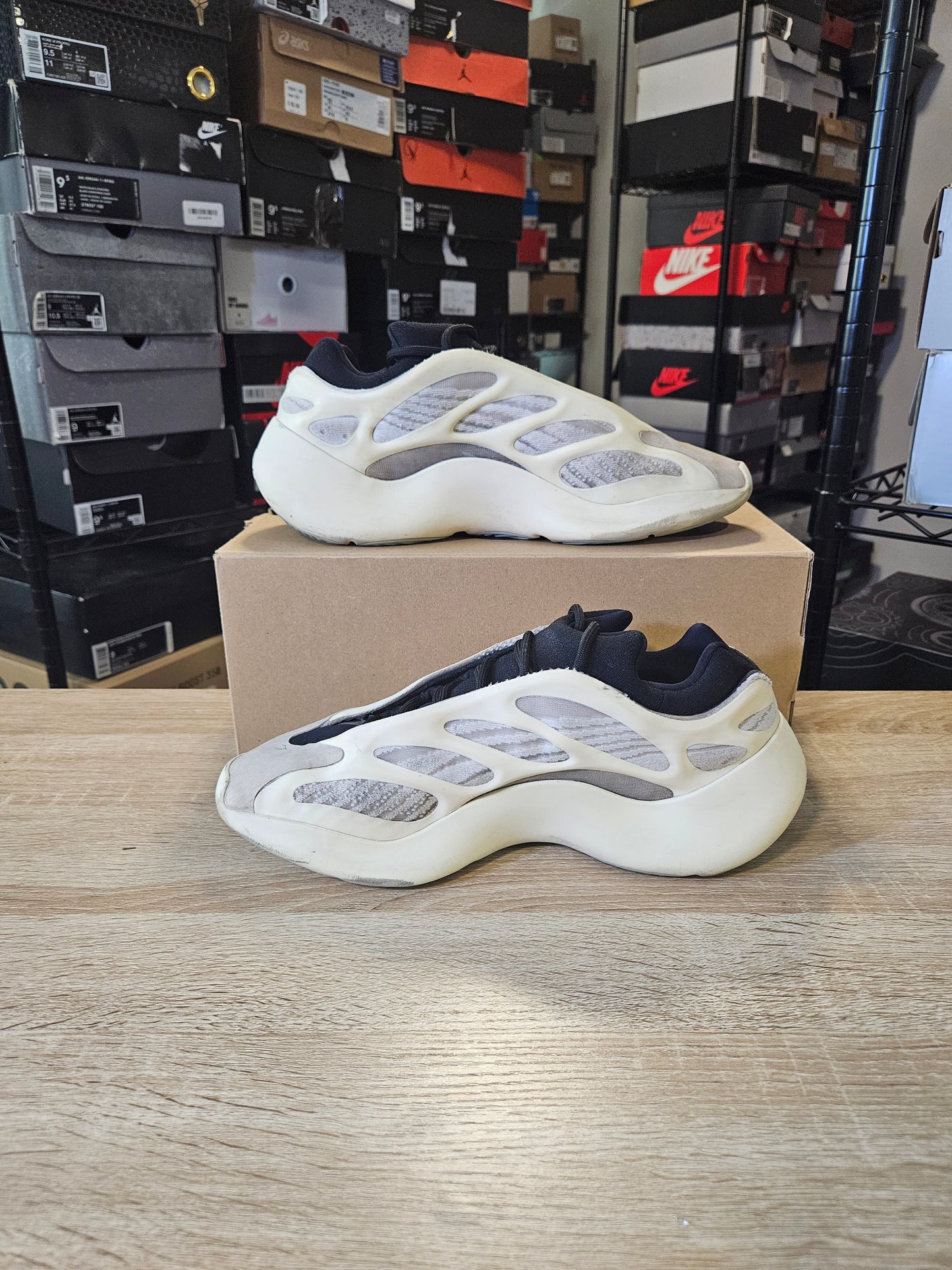 Size 11 - YZY 700 V3 Azael