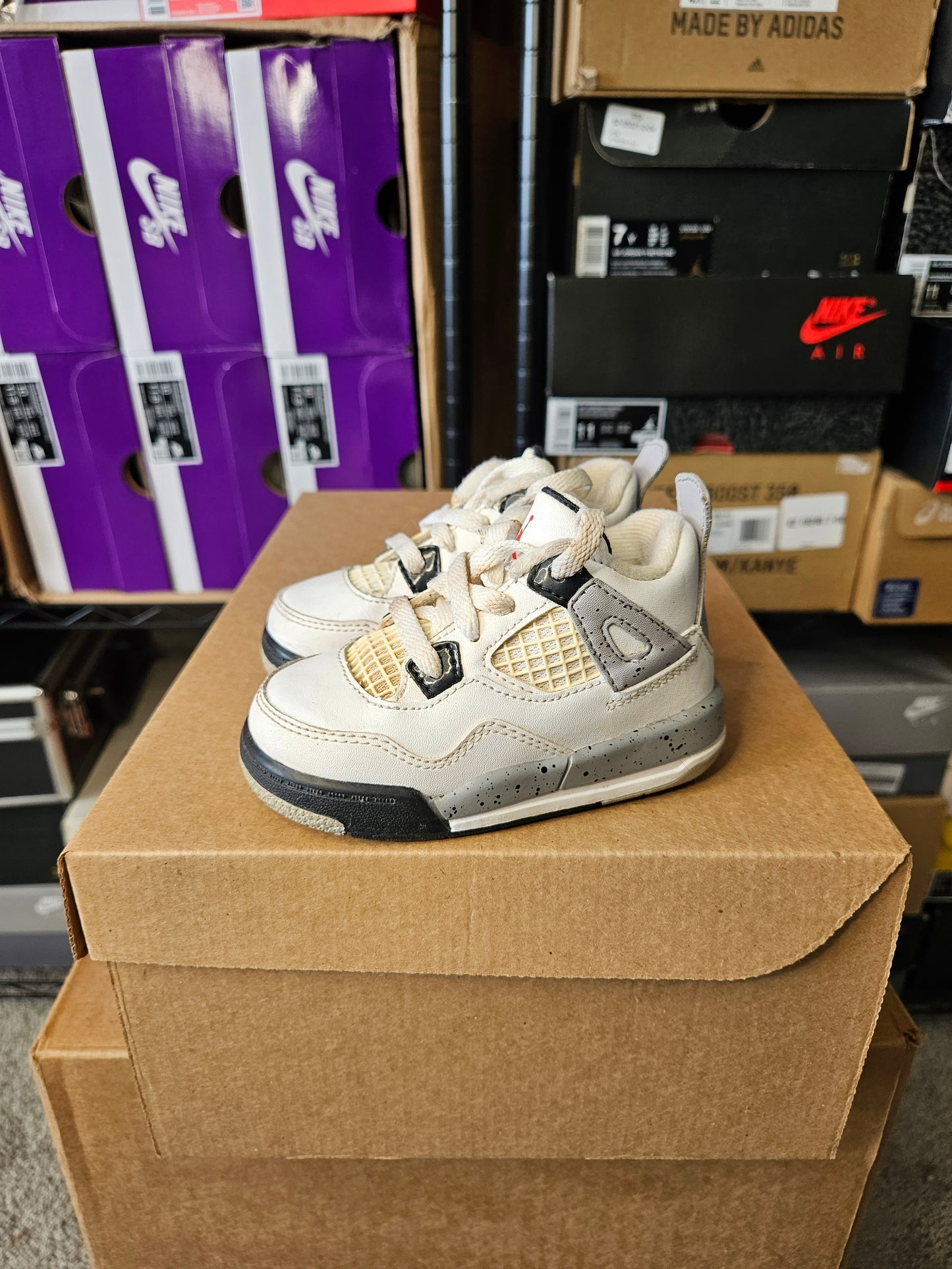 Size 5C - AJ 4 Retro OG Mid White Cement