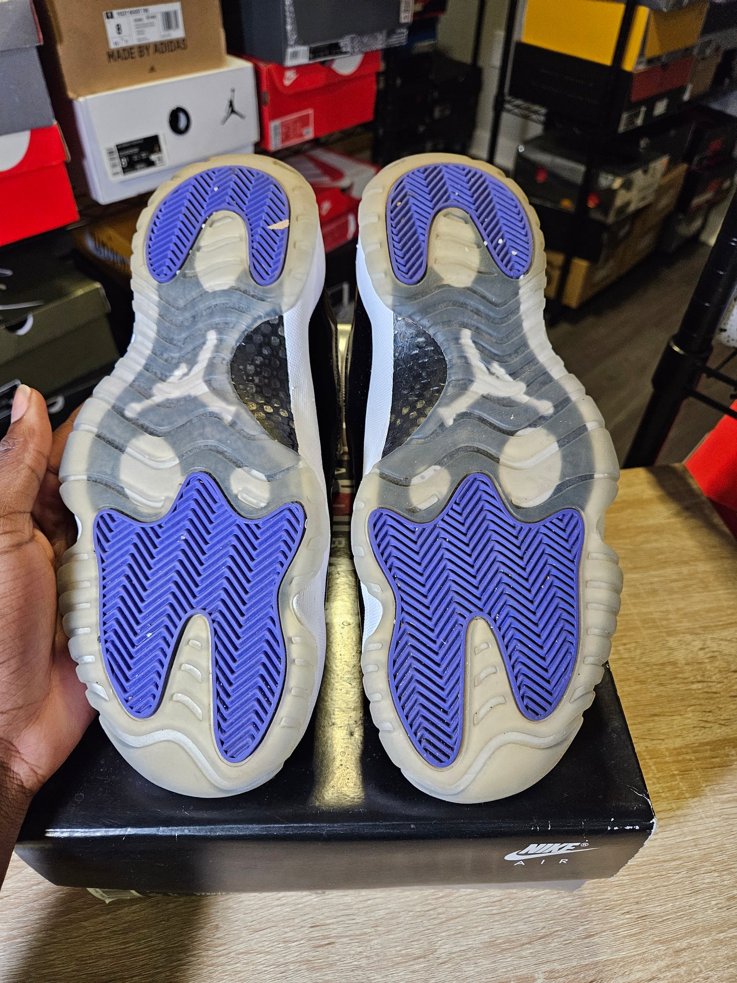 Size 10 - AJ 11 Retro High Concord