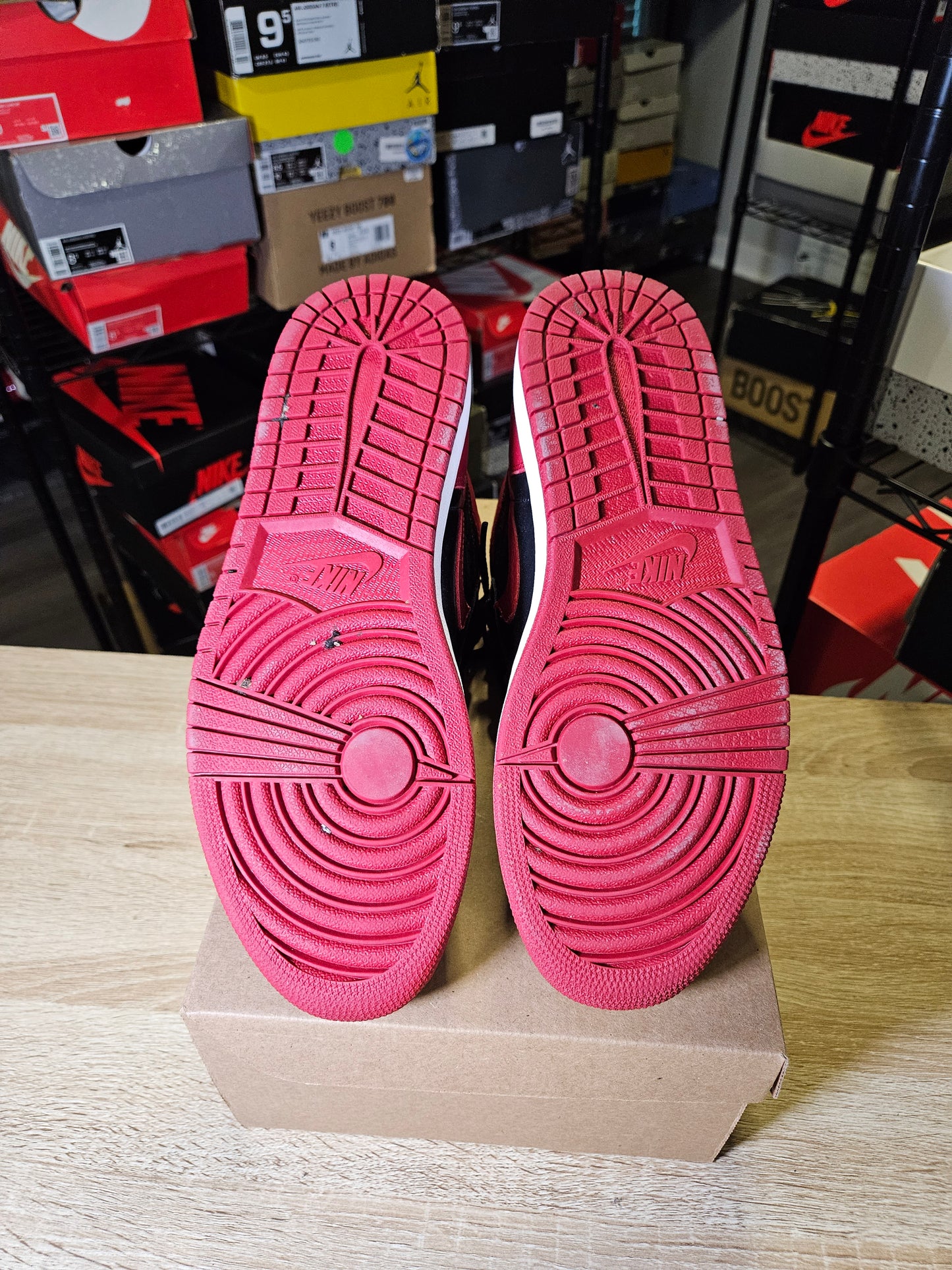 Size 10 - AJ 1 Retro OG High Banned, Bred