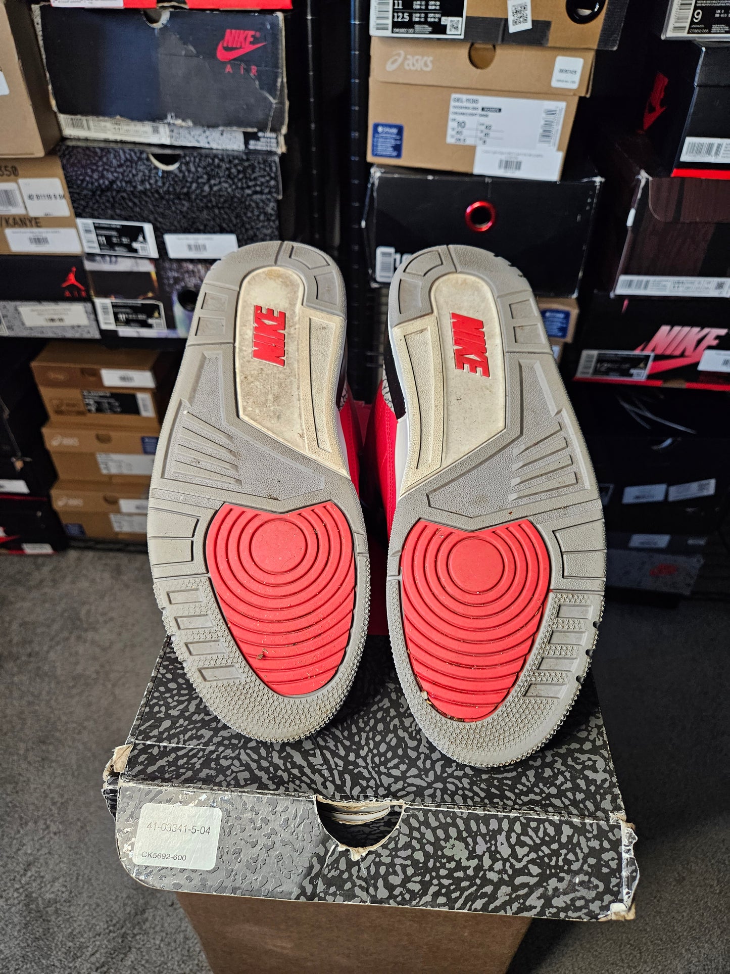 Size 9.5 - AJ 3 Retro SE Mid Unite