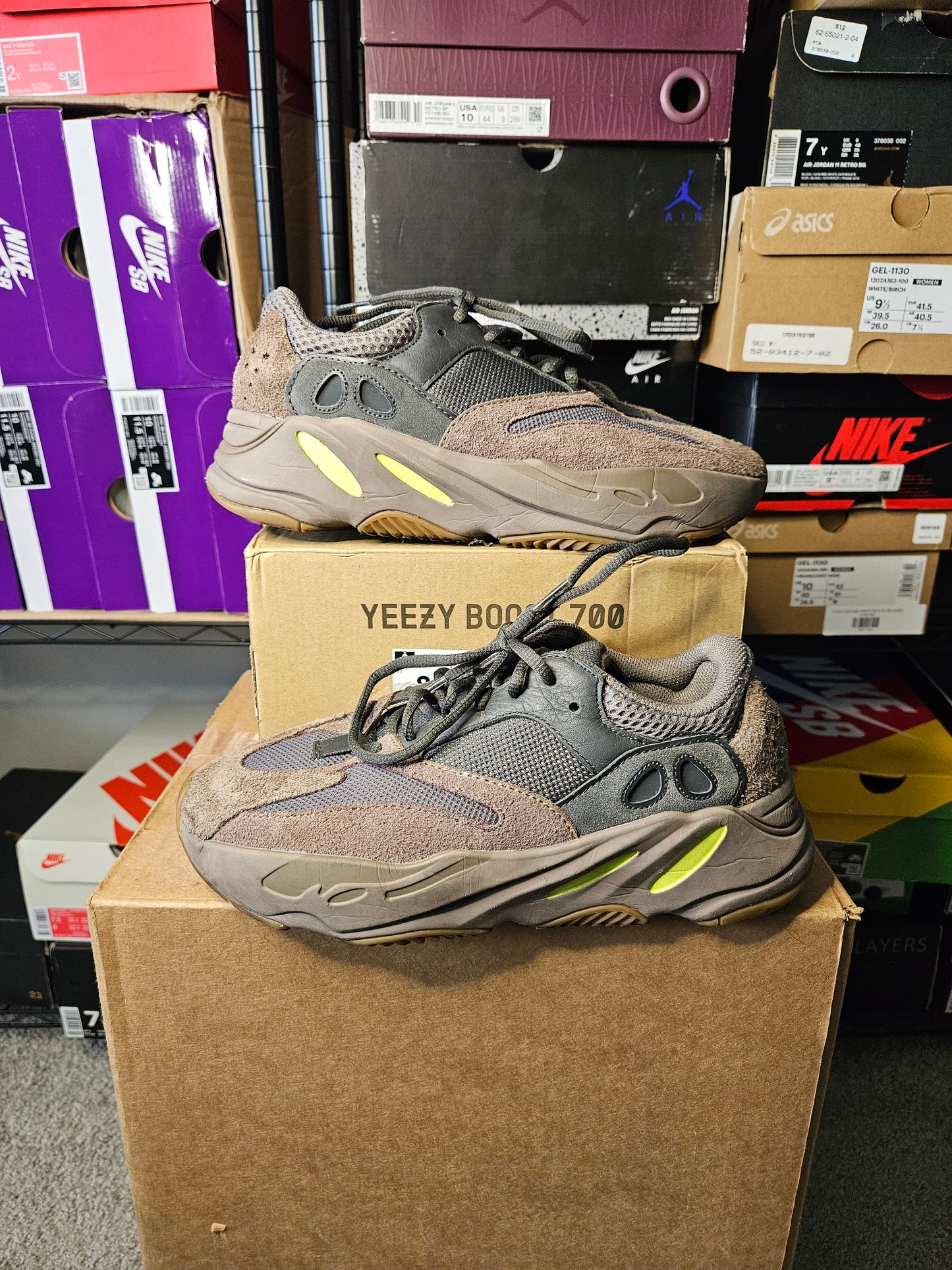 Size 8 - YZY Boost 700 V1 Mauve