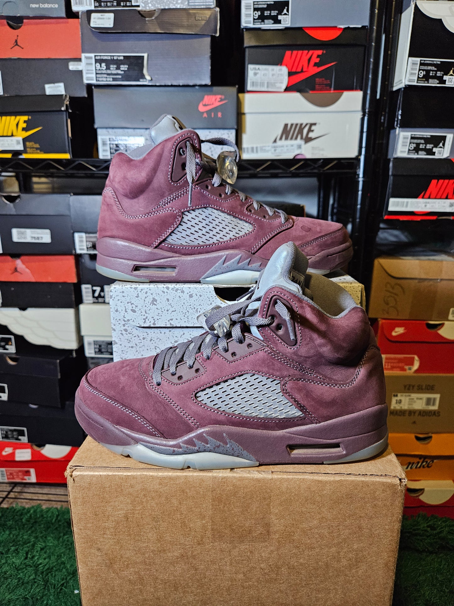 Size 9 - AJ 5 Retro SE 2023 Burgundy