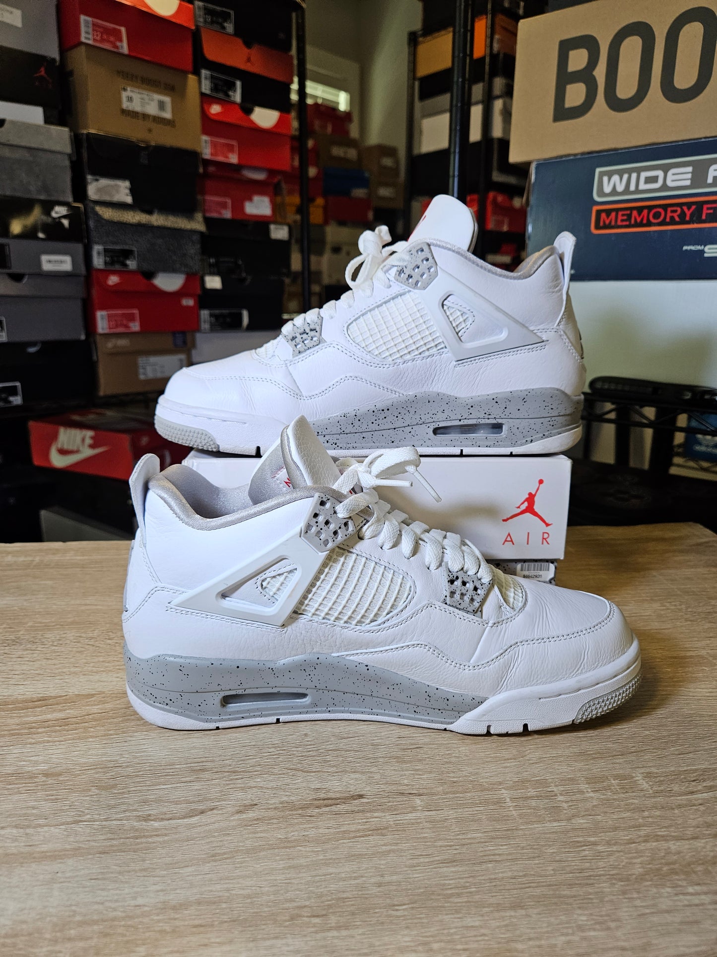 Size 9 - AJ 4 Retro Mid White Oreo