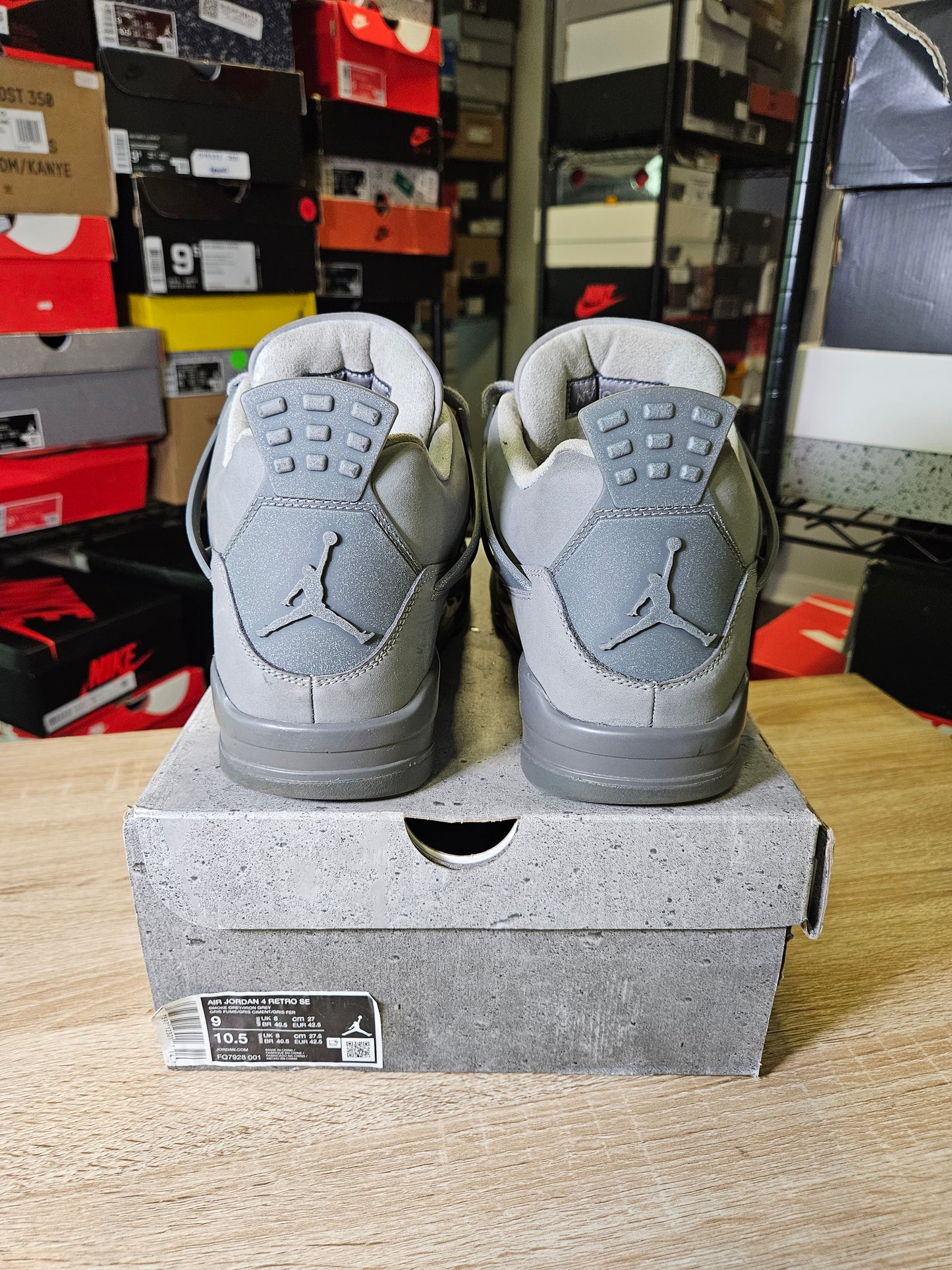 Size 9 - AJ 4 Retro SE Wet Cement