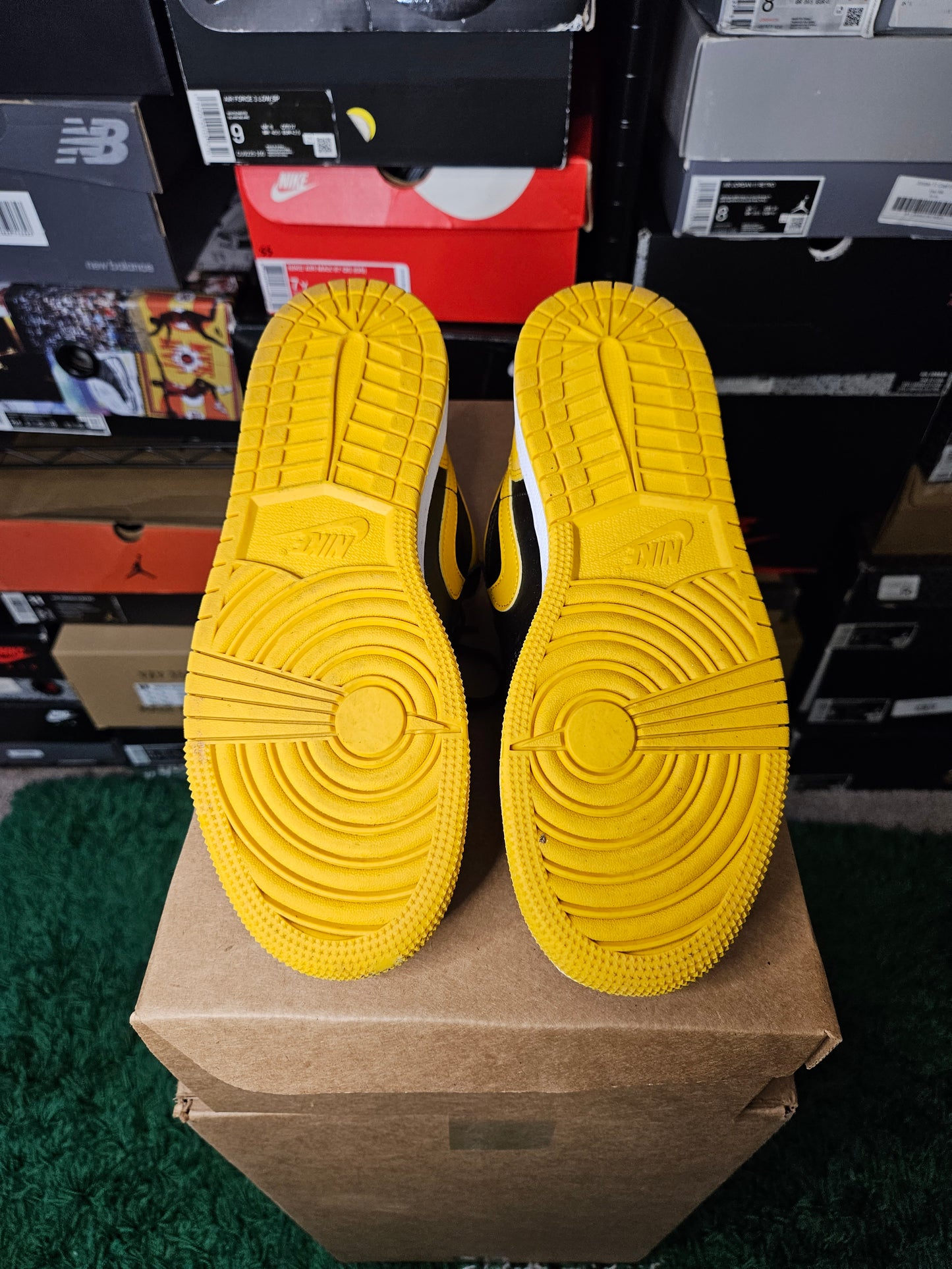 Size 5.5y - AJ 1 Low Yellow Ochre