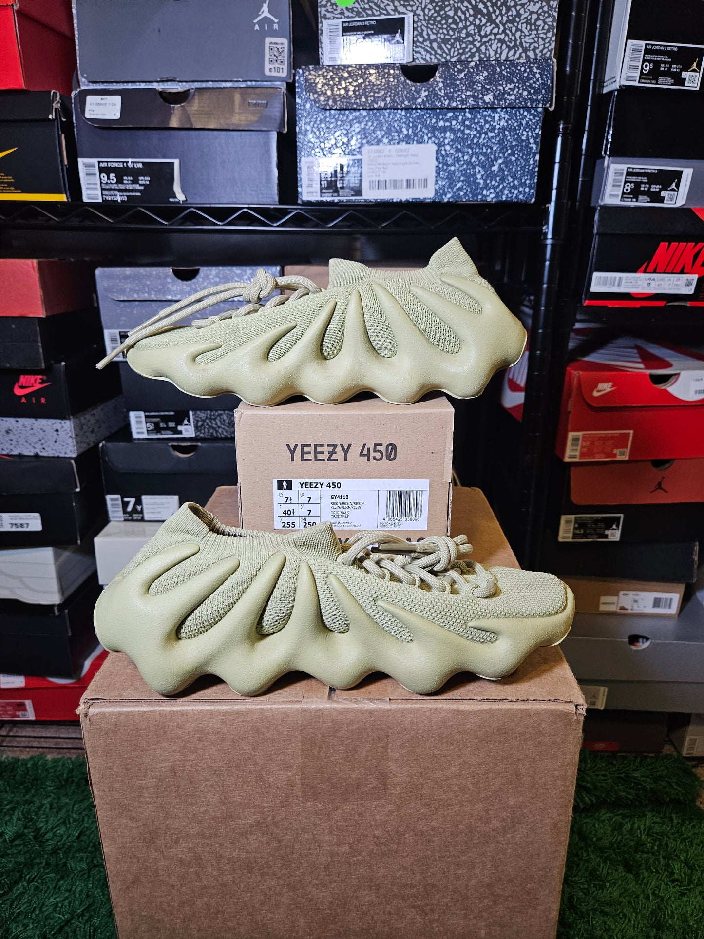 Size 7.5 - YZY 450 Resin