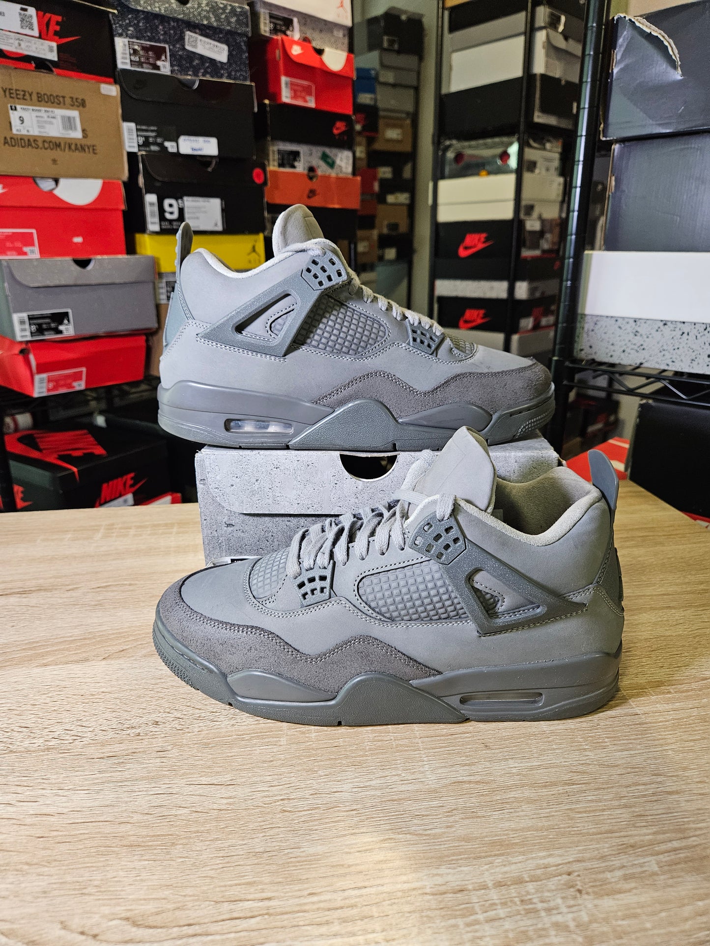 Size 9 - AJ 4 Retro SE Wet Cement