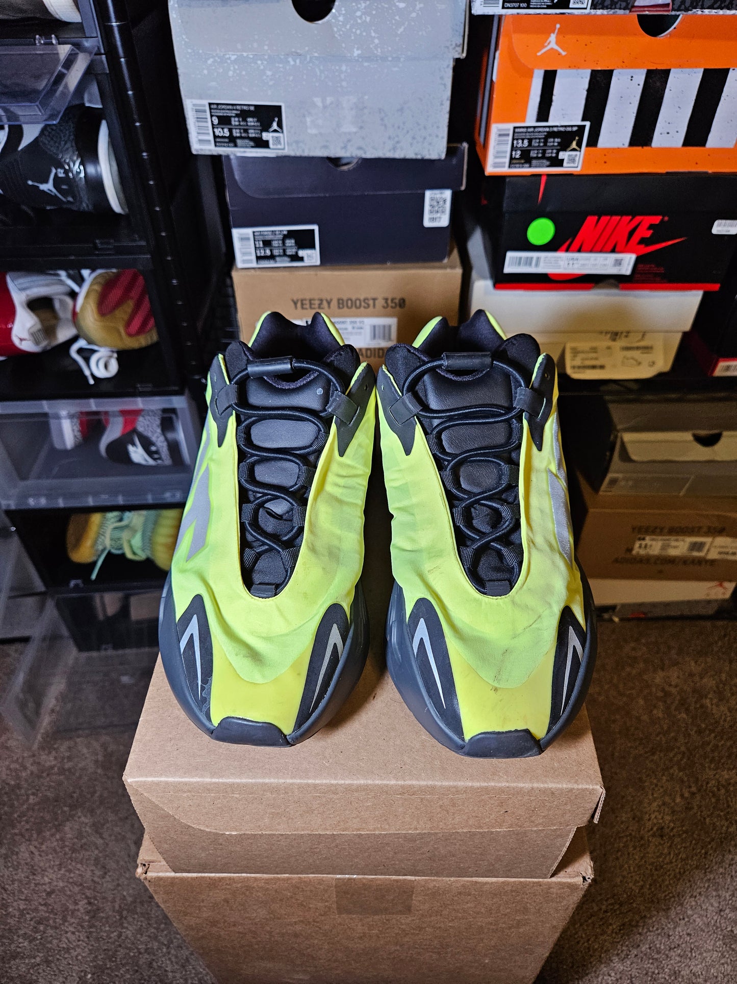 Size 9 - YZY Boost 700 MNVN Resin