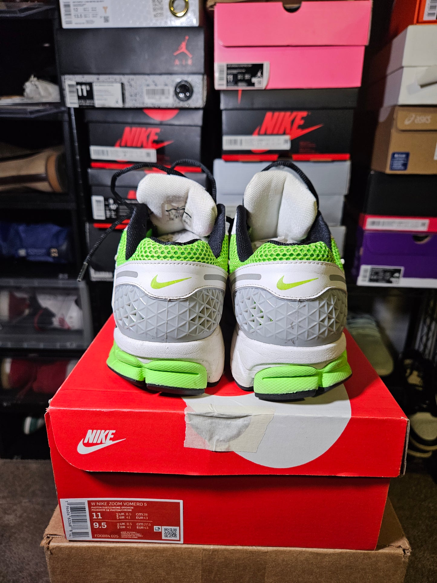 Size 9.5 - Nike Air Zoom Vomero 5 SE SP 2024 Electric Green