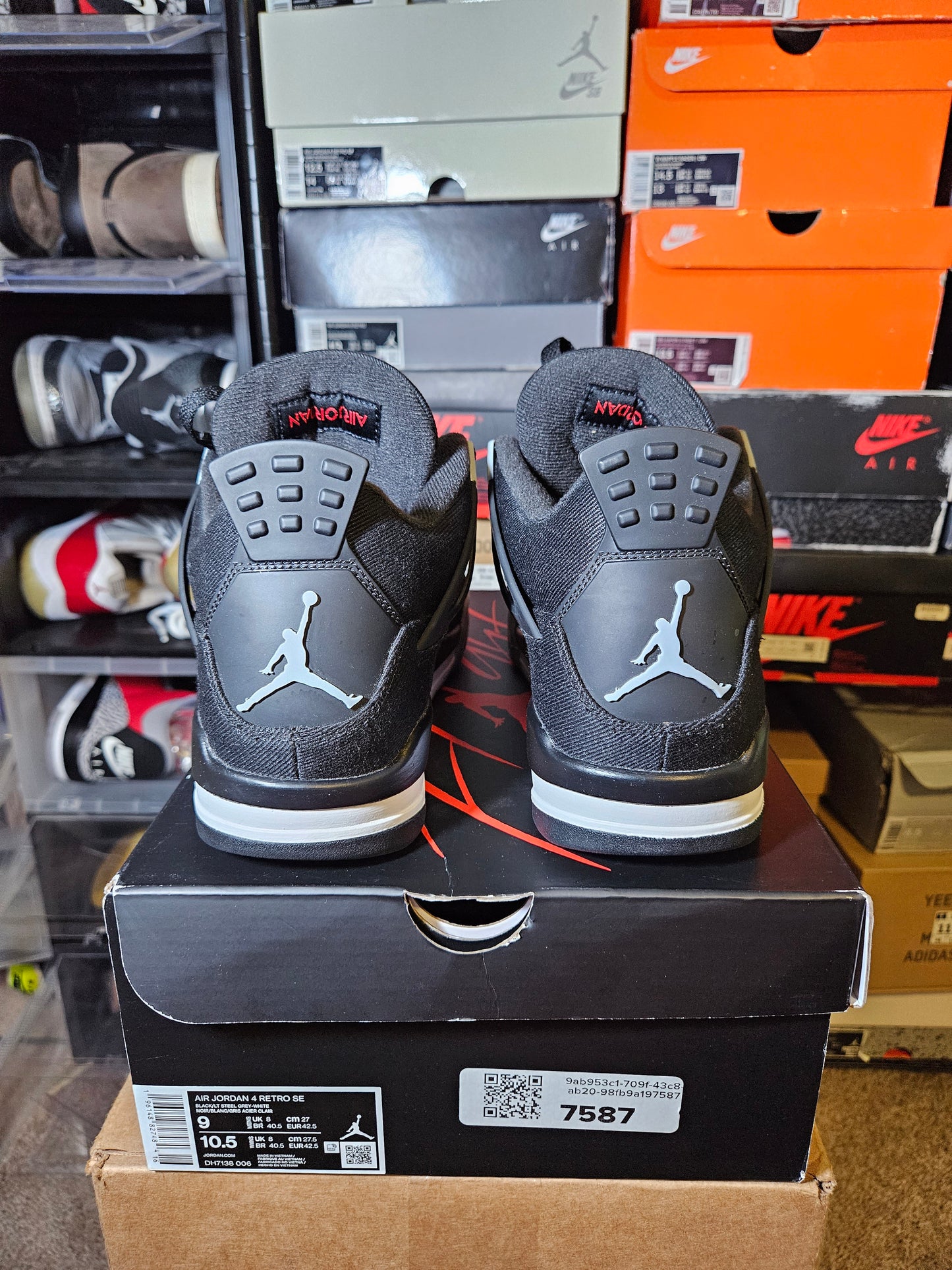 Size 9 - AJ 4 Retro SE Mid Black Canvas