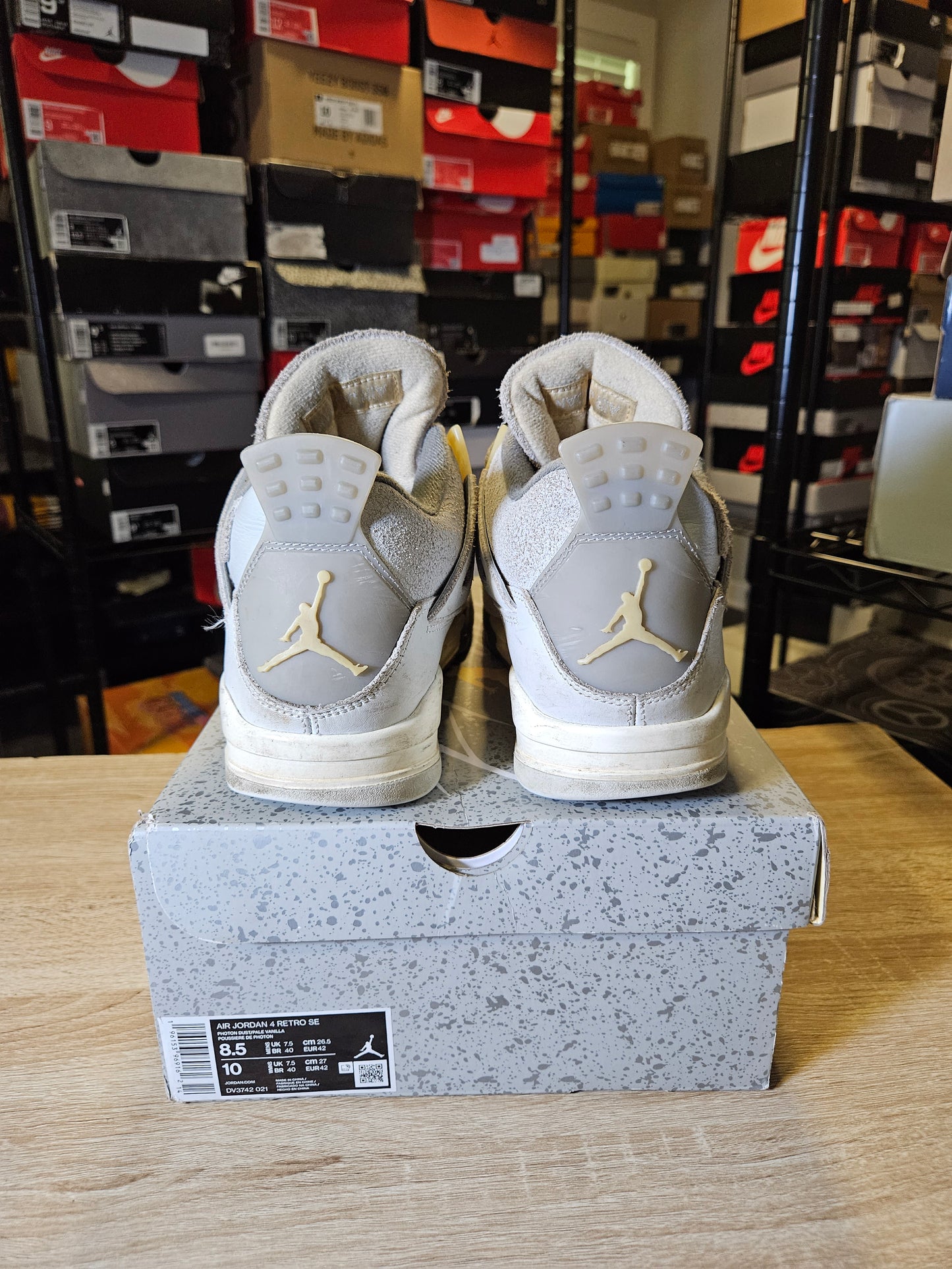 Size 8.5 - AJ 4 Retro SE Low Craft