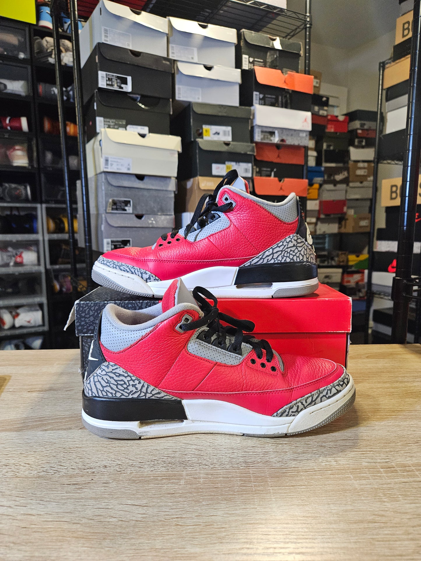 Size 10 - AJ 3 Retro SE Mid Unite