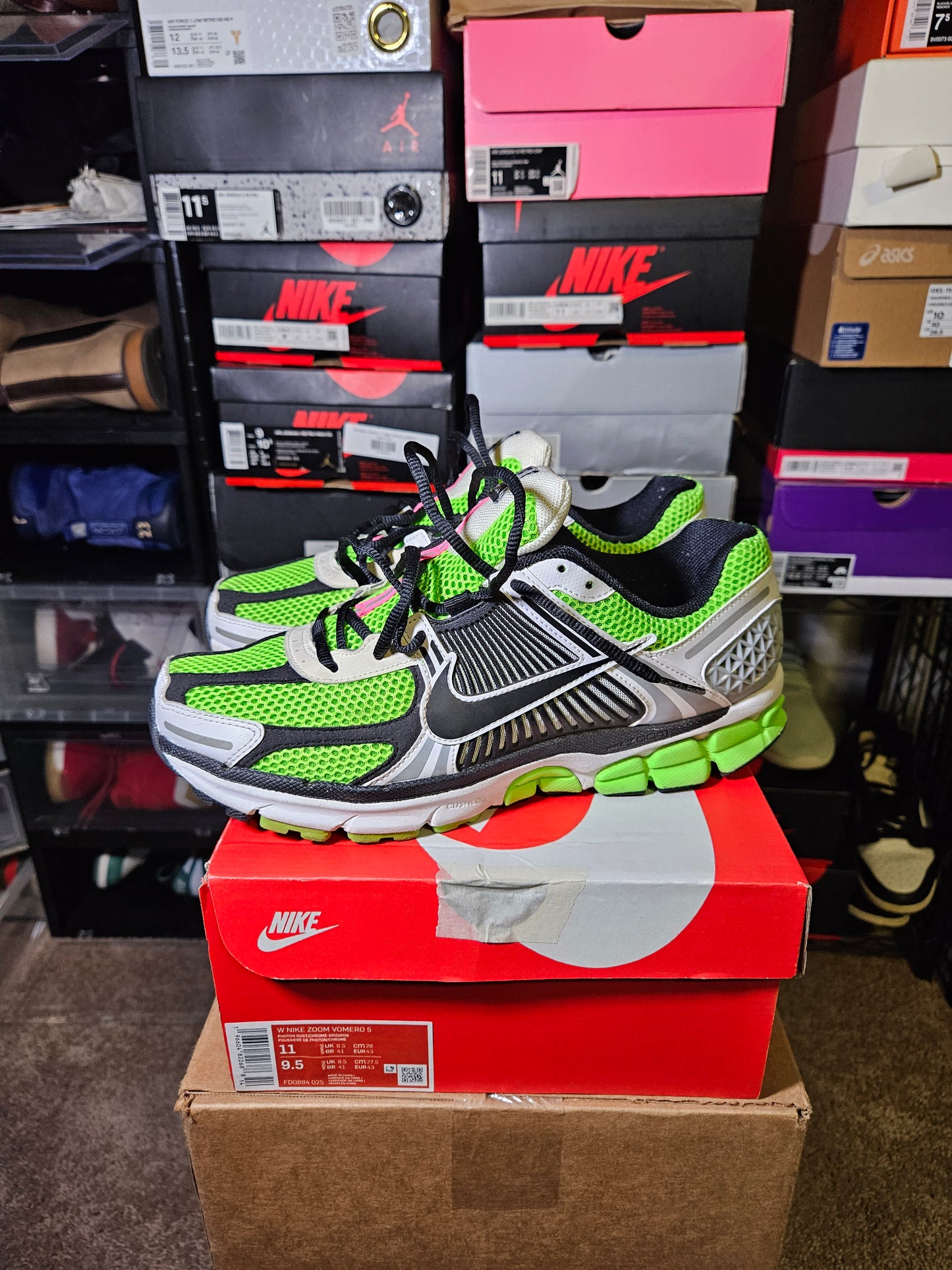 Size 9.5 - Nike Air Zoom Vomero 5 SE SP 2024 Electric Green