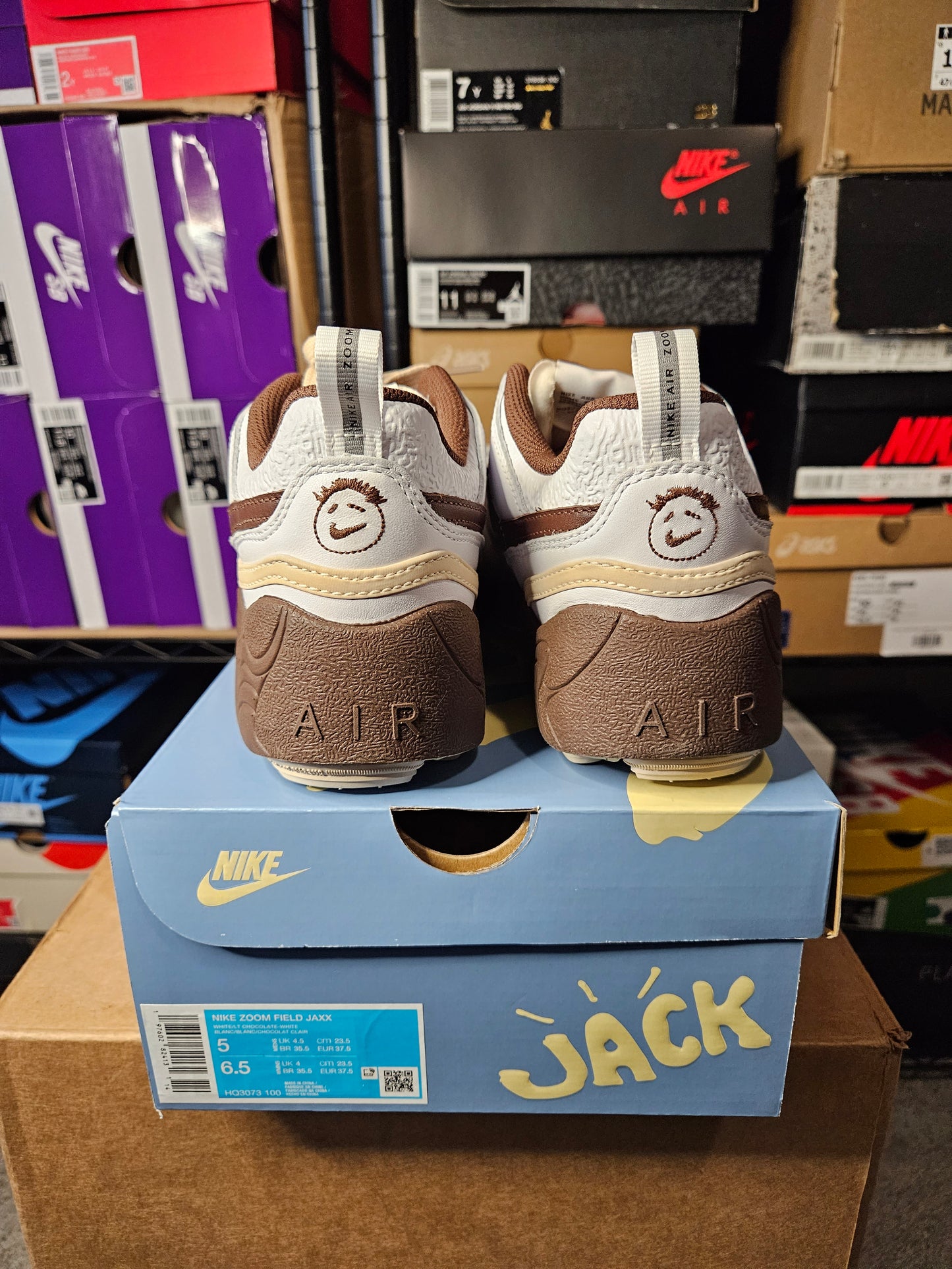 Size 5 - Travis Scott x Zoom Field Jaxx Light Chocolate