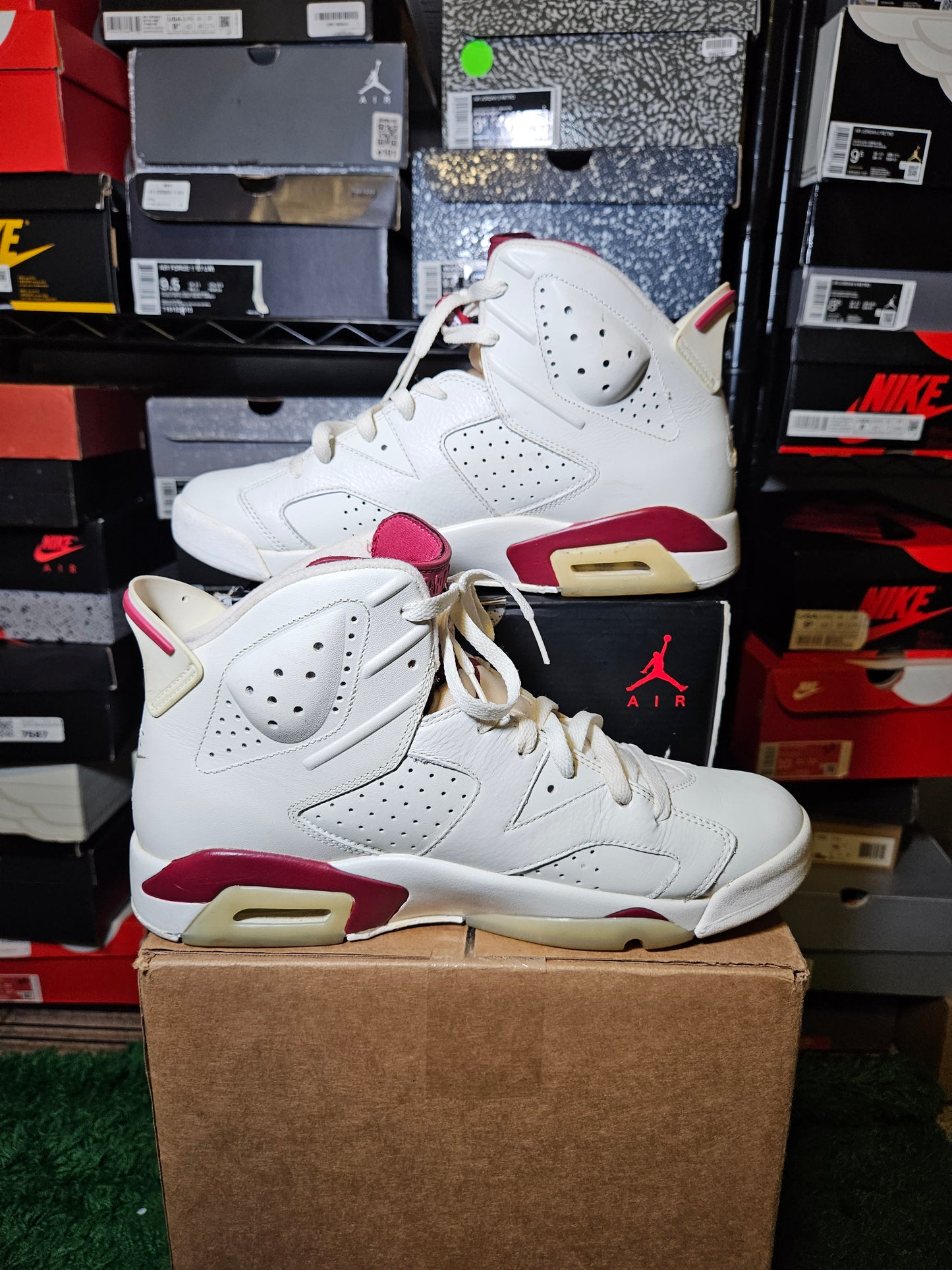Size 10.5 - AJ 6 Retro 2015 Maroon