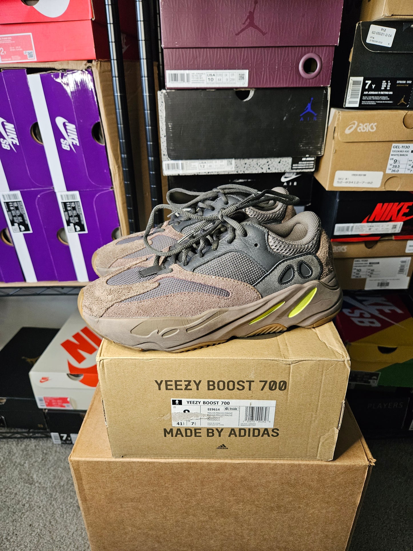 Size 8 - YZY Boost 700 V1 Mauve