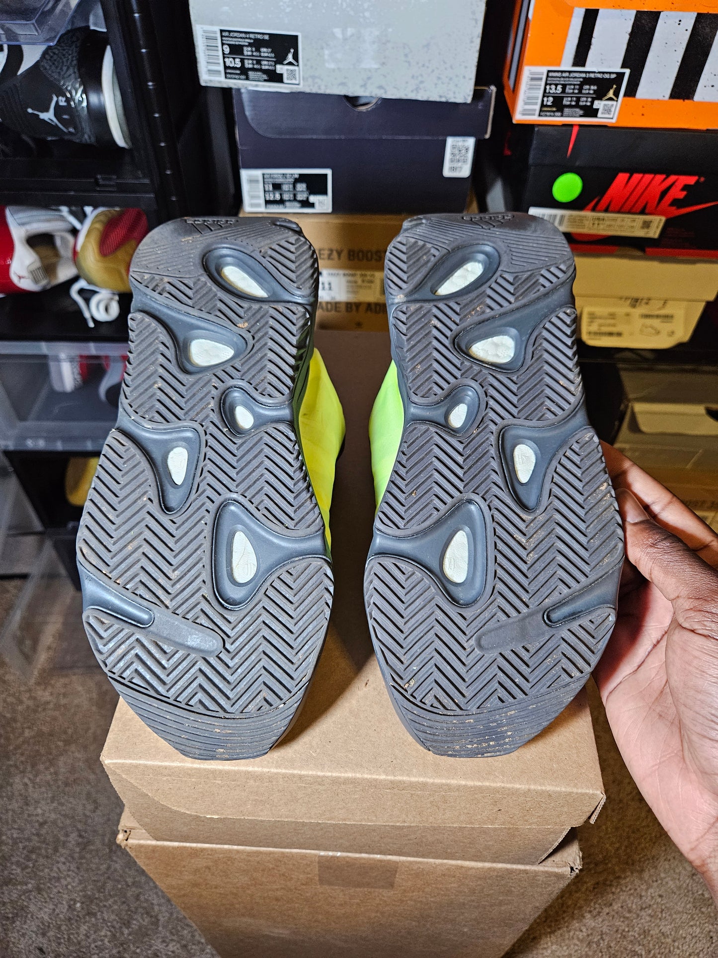 Size 9 - YZY Boost 700 MNVN Resin