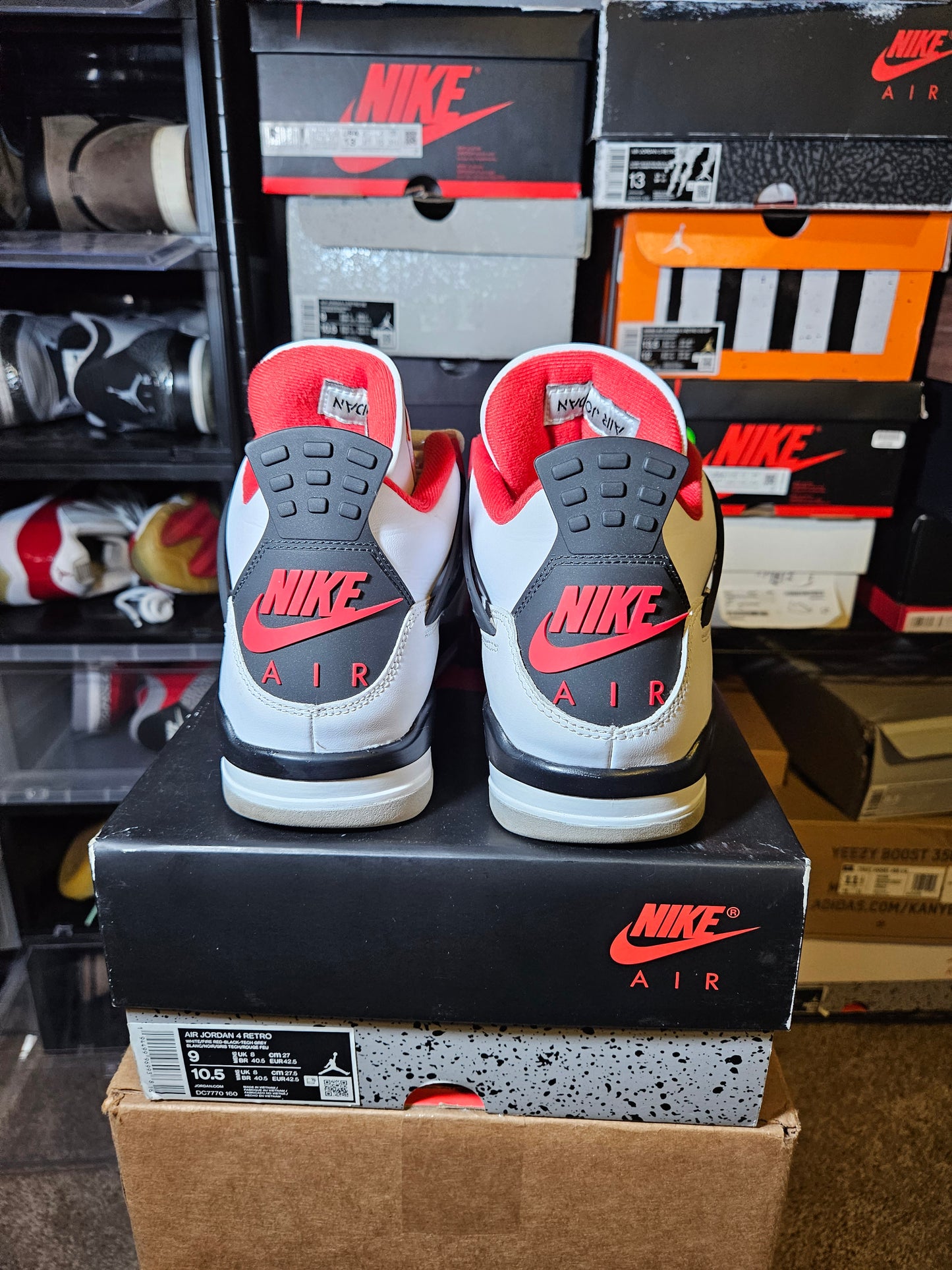 Size 9 - AJ 4 Retro Fire Red