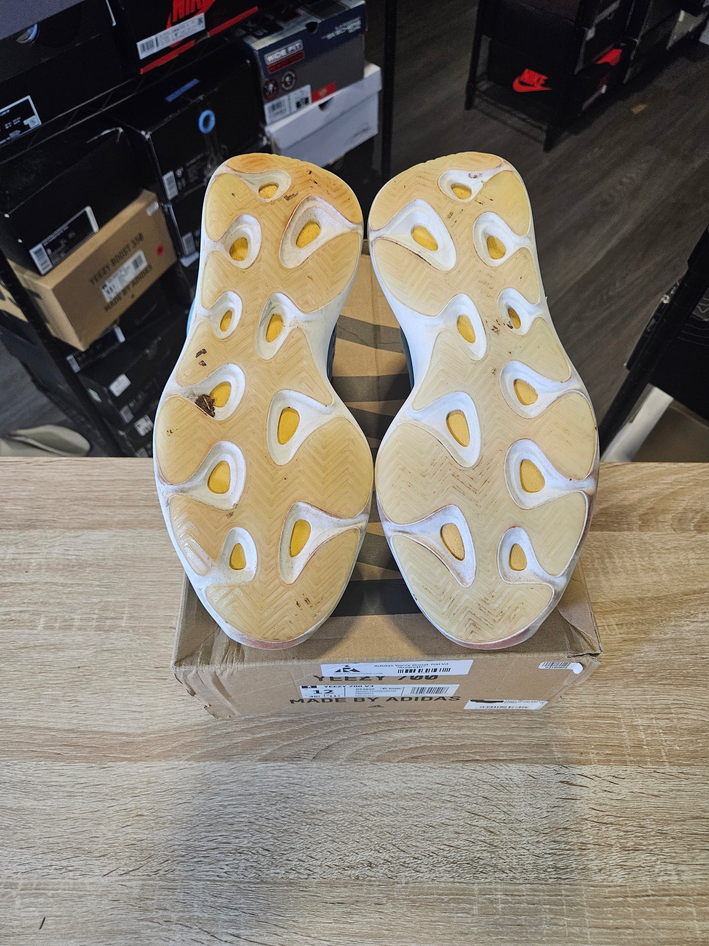Size 12 - YZY 700 V3 Arzareth