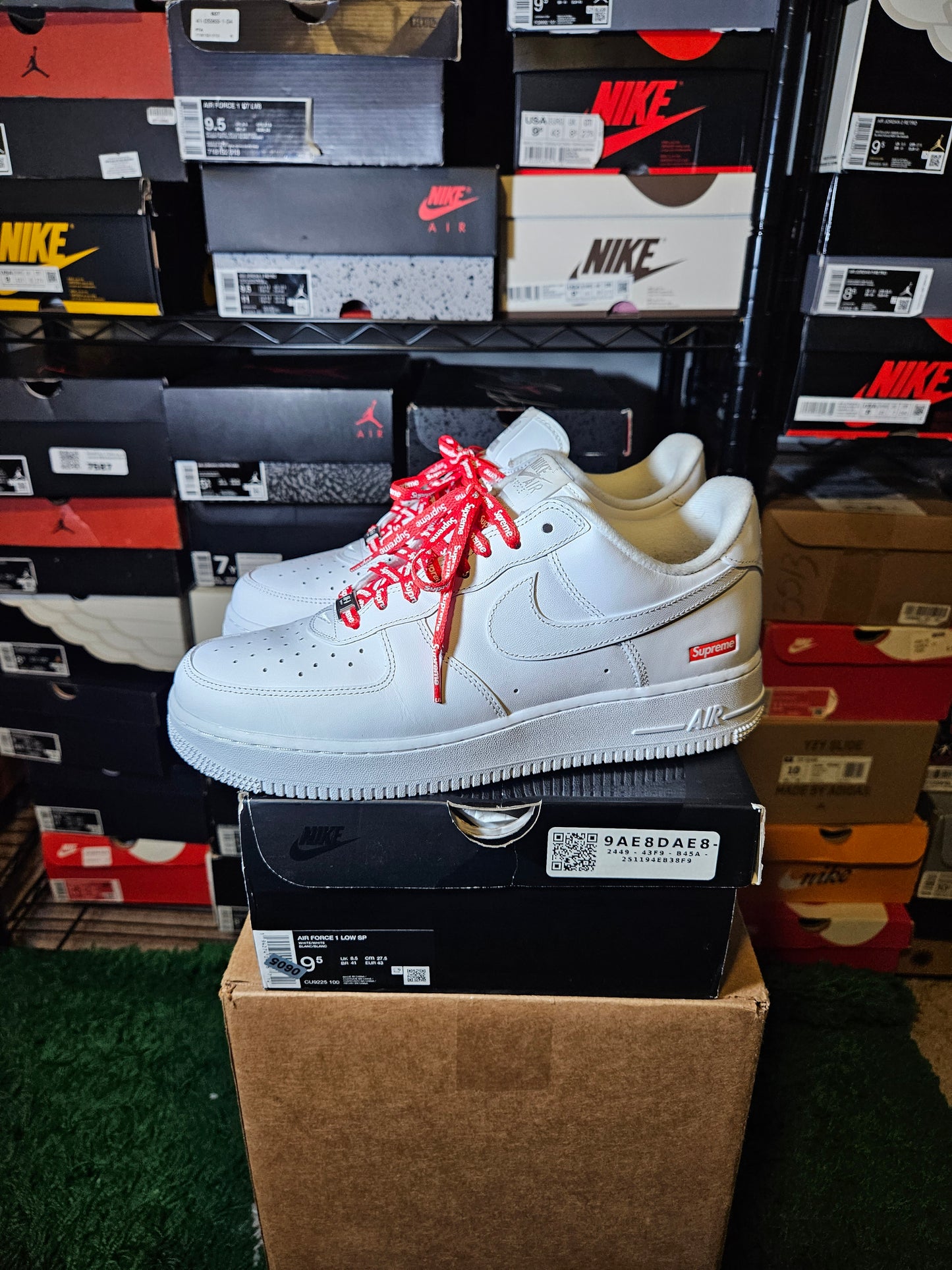 Size 9.5 - AF1 x Supreme Low Box Logo White