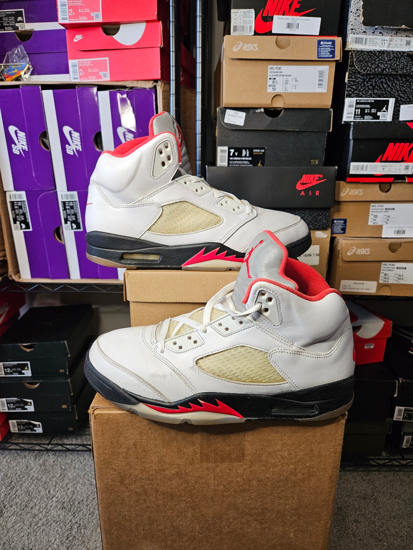 Size 10.5 - AJ 5 Retro Mid Fire Red
