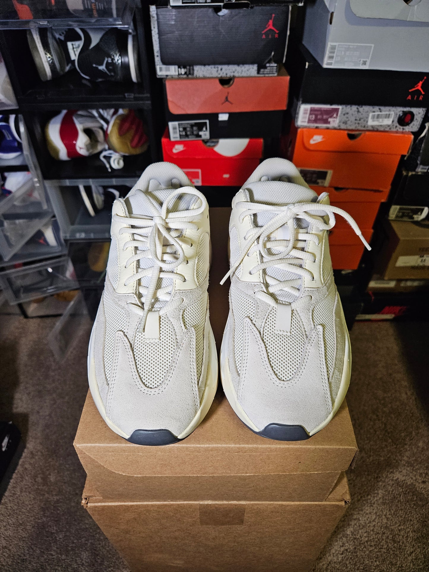 Size 9.5 - YZY 700 Low Analog
