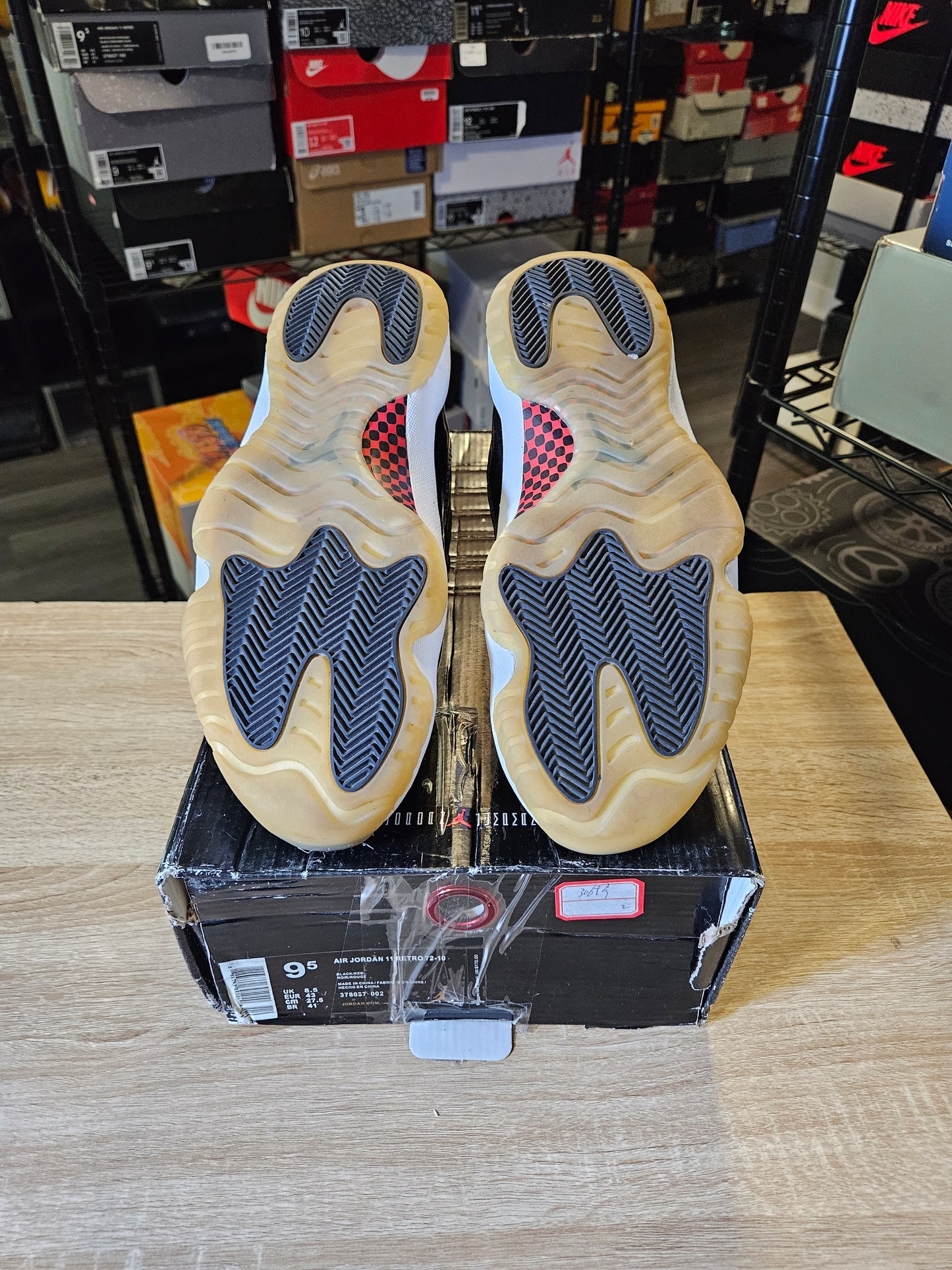 Size 9.5 - AJ 11 Retro 72-10 2015