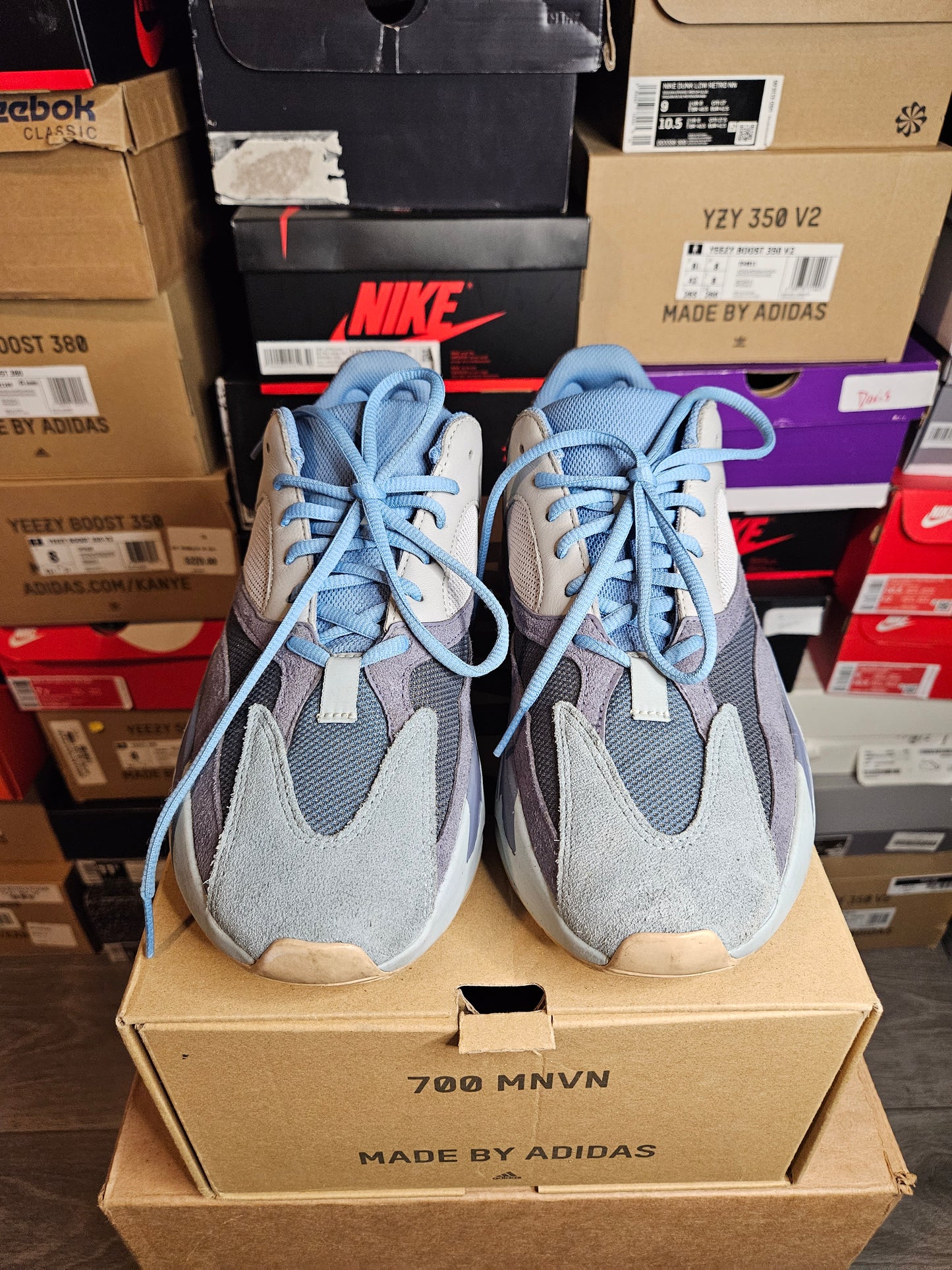 Size 9.5 - YZY Boost 700 Carbon Blue