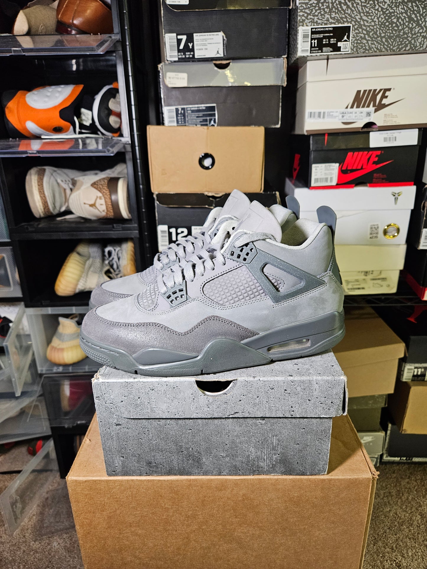 Size 9 - AJ 4 Retro SE Wet Cement