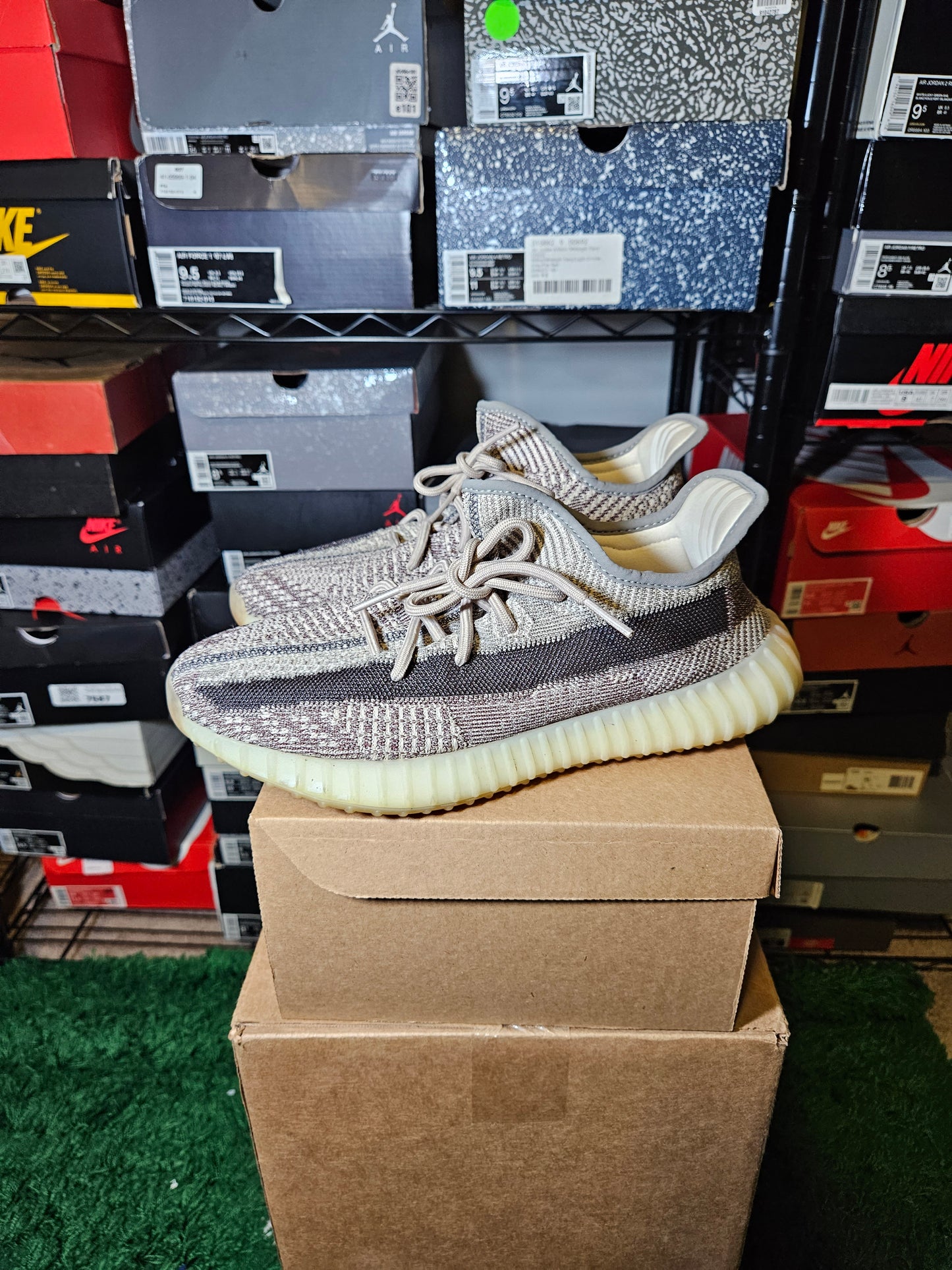 Size 9.5 - YZY Boost 350 V2 Low Zyon