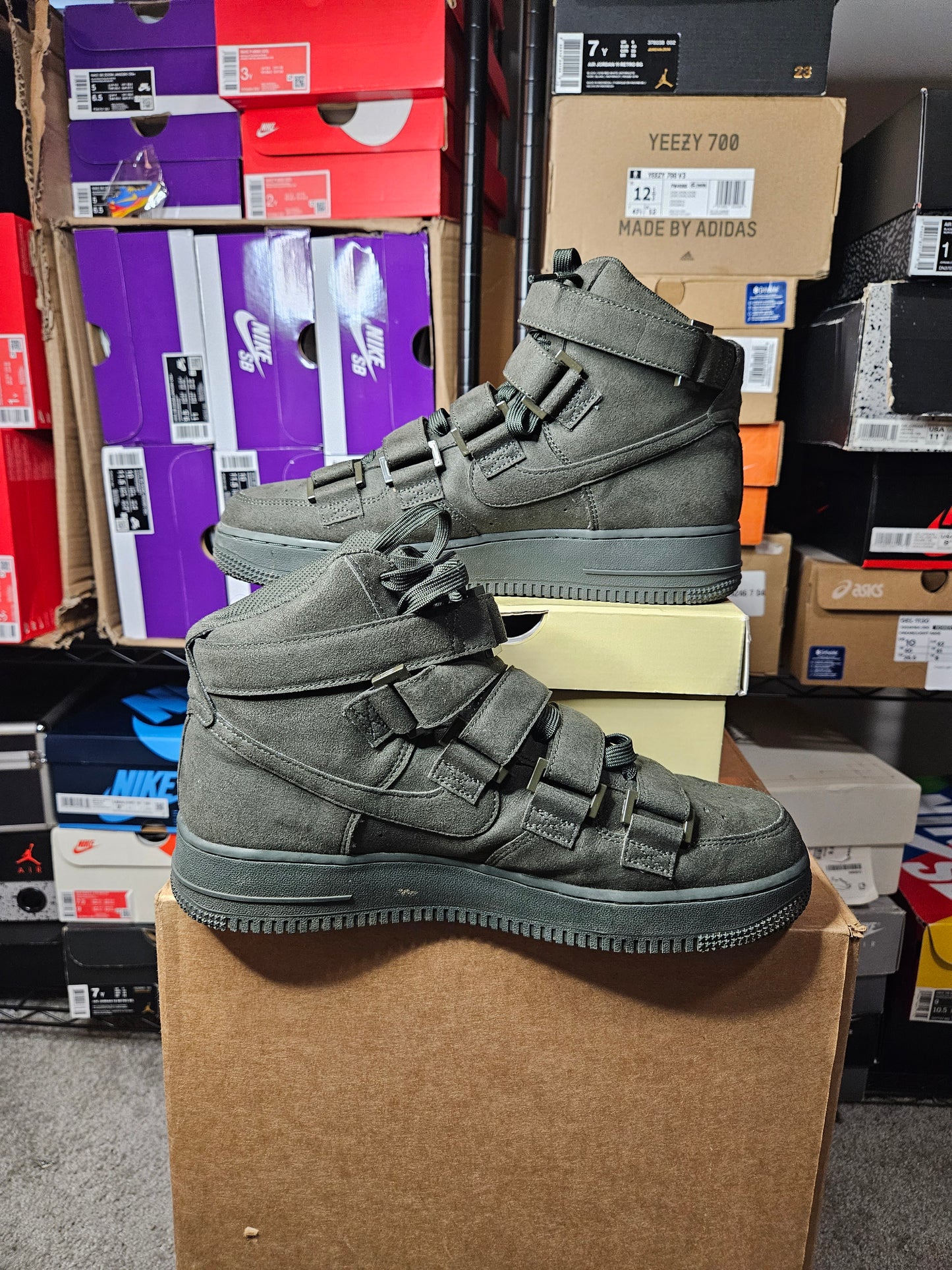 Size 10 - Billie Eilish x Air Force 1 '07 SP High Sequoia